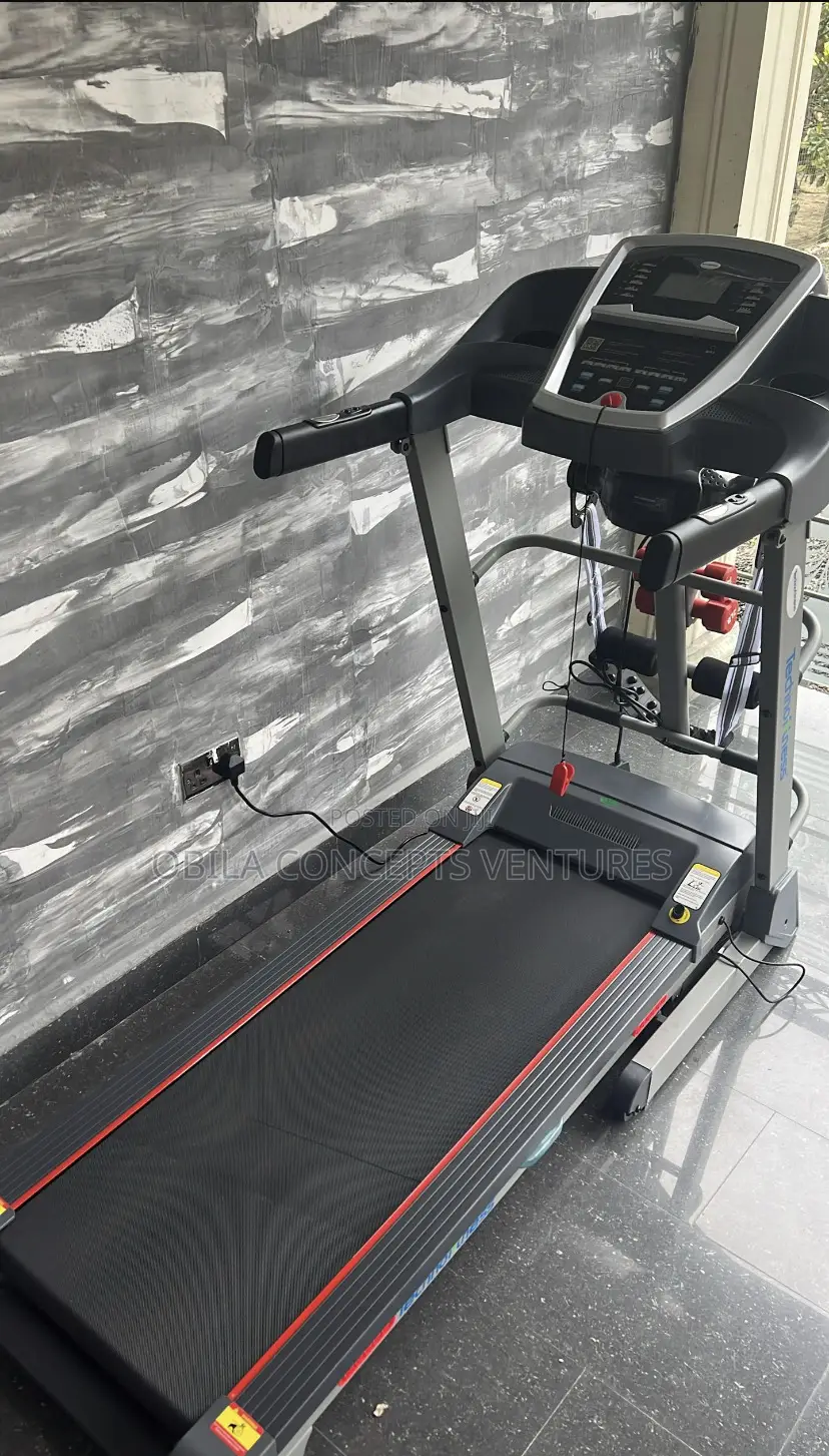 Rugged Heavy Duty Technofitness 2.5hp Treadmill + Features