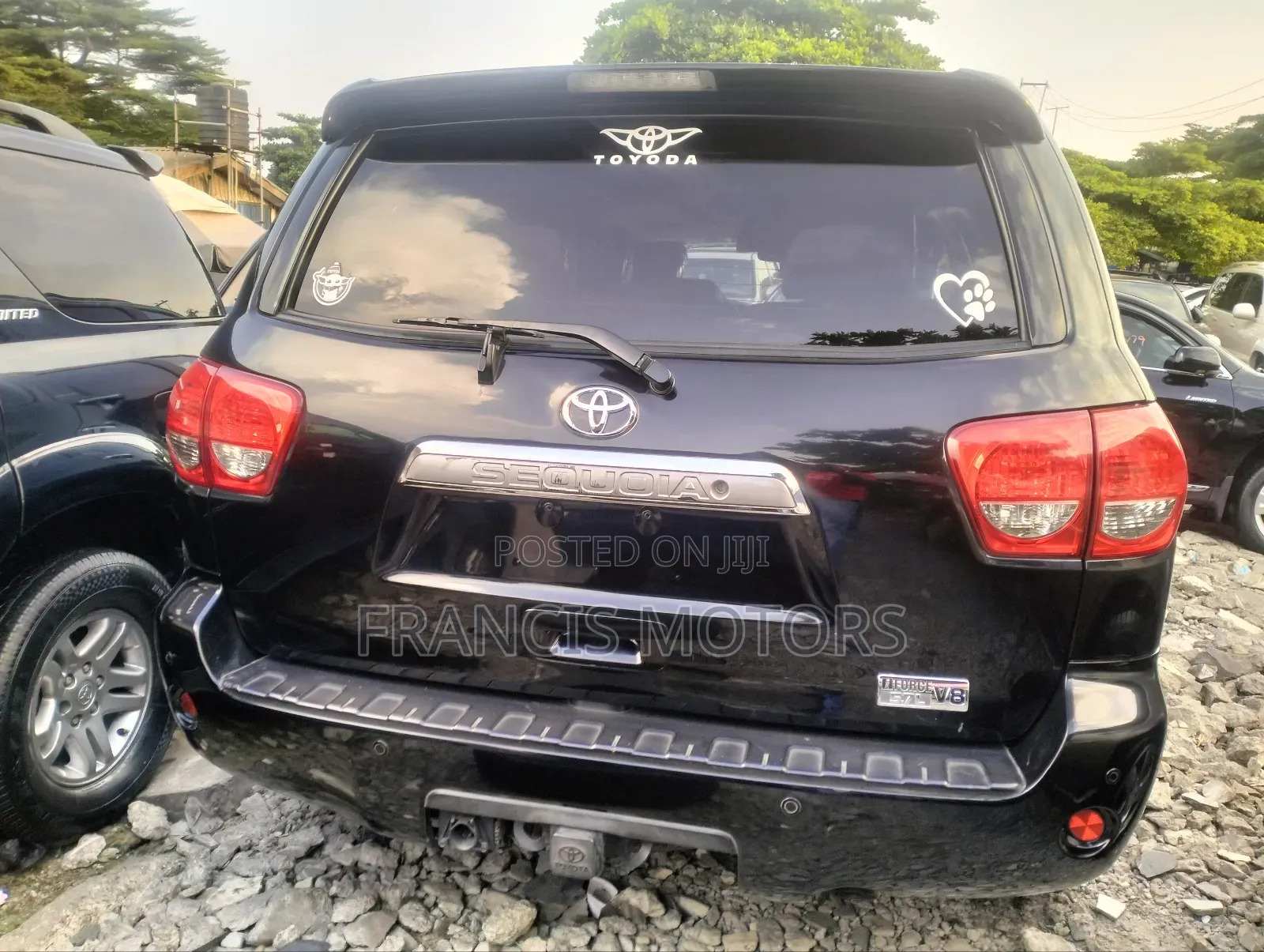 Toyota Sequoia Platinum 4dr SUV 4WD (5.7L 8cyl 6A) 2015 Black