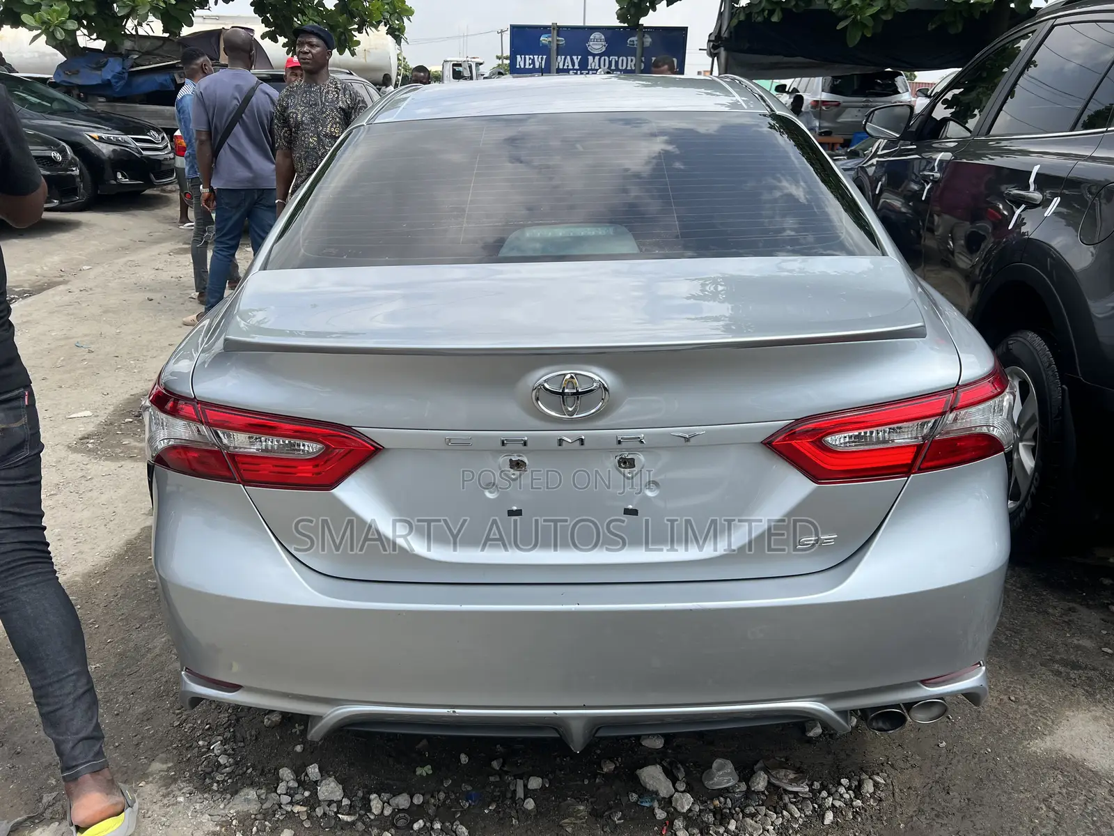 Toyota Camry 2018 Silver