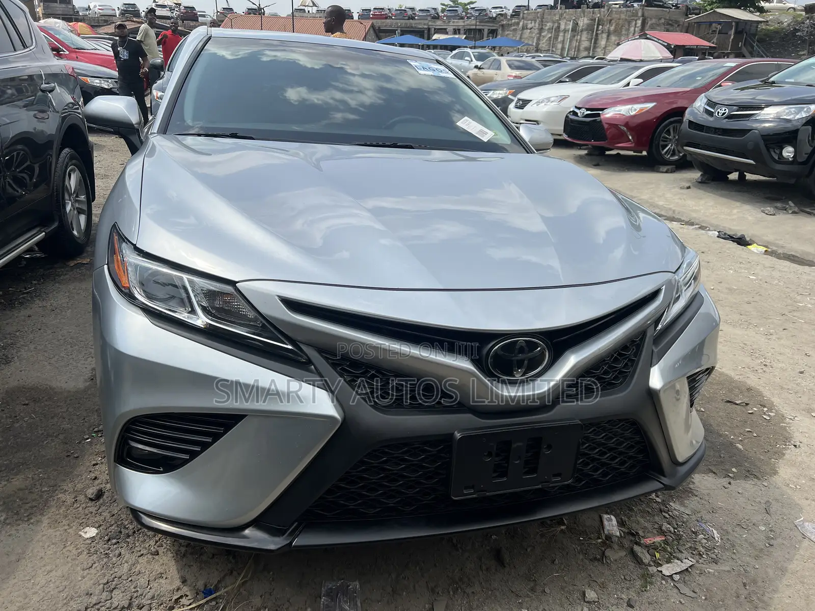 Toyota Camry 2018 Silver