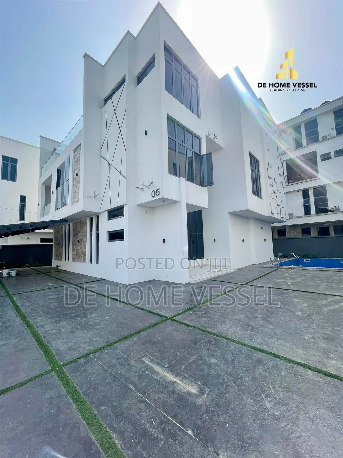 5bdrm Duplex in Osapa london for sale