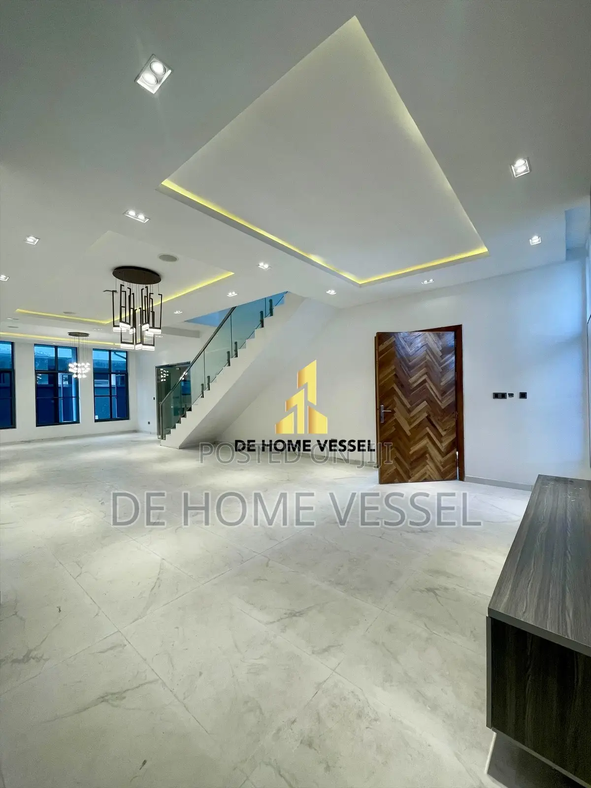 5bdrm Duplex in Osapa london for sale