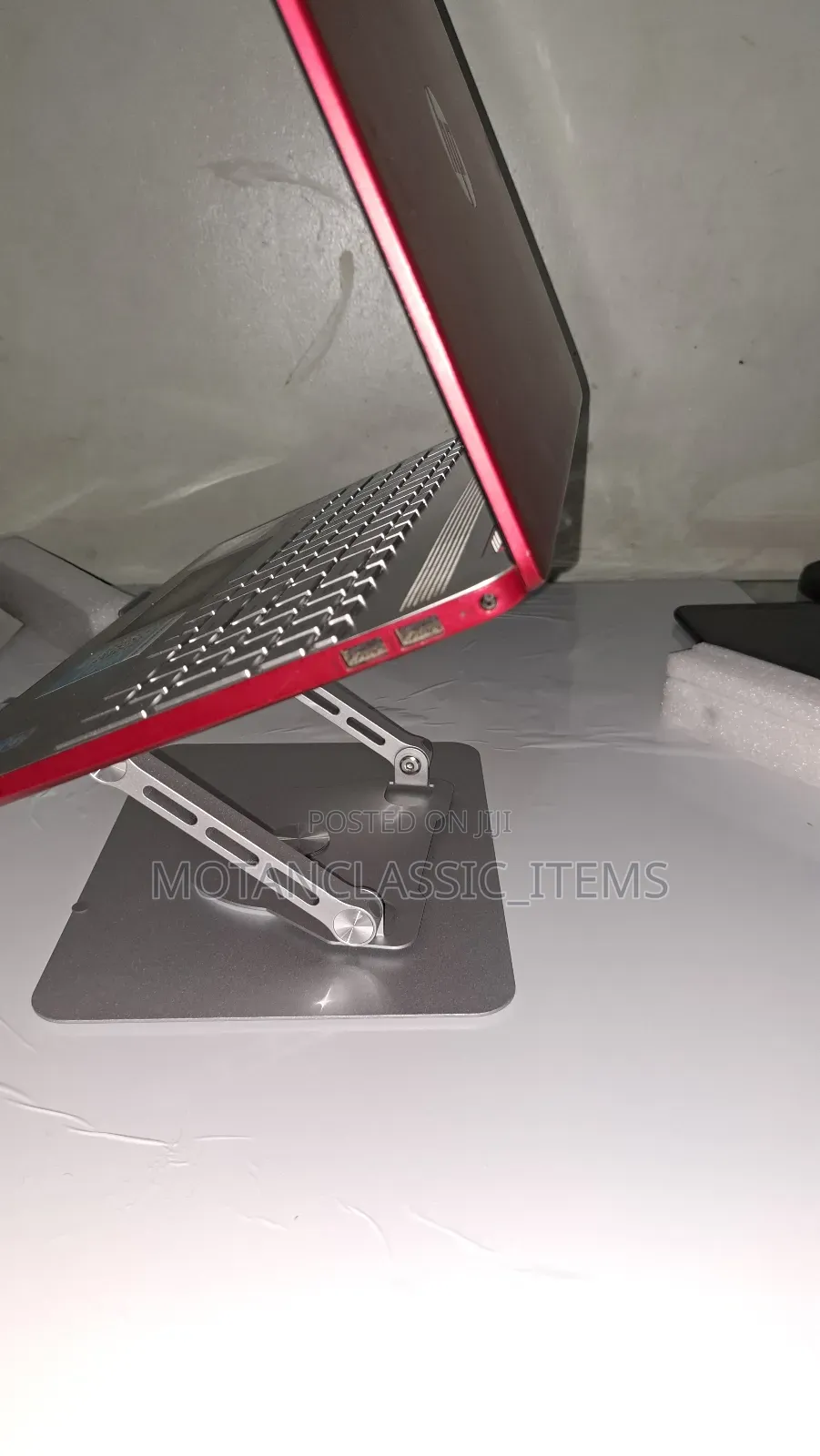 Rotating Laptop Stands in 360% and Also Foldable