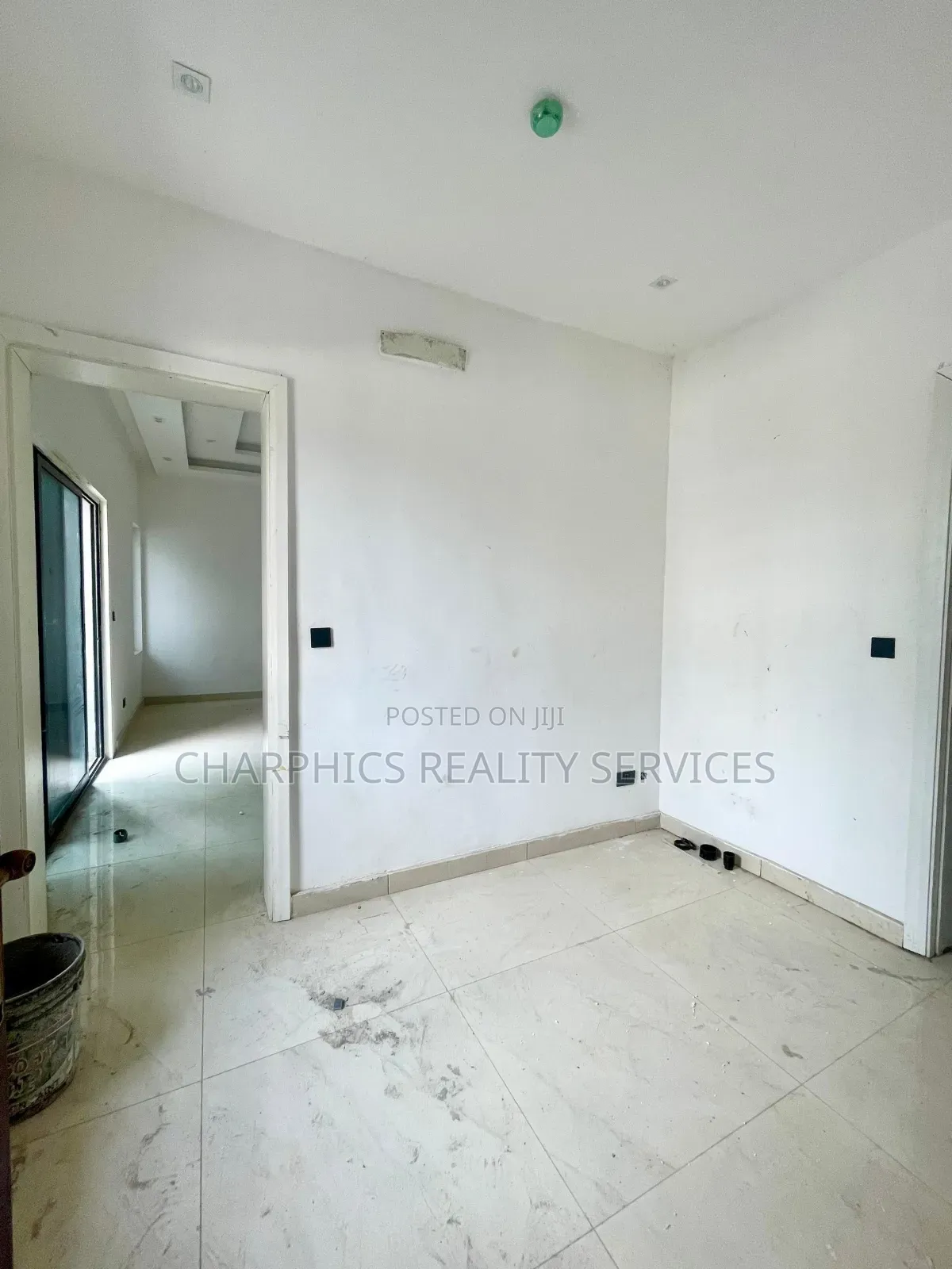 3bdrm Apartment in Victoria Island for sale