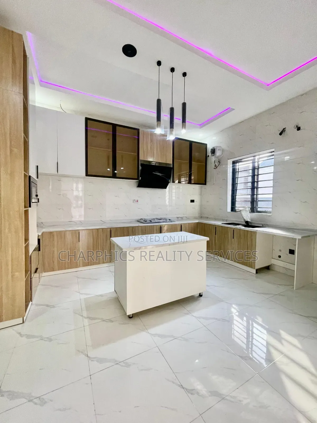 5bdrm Duplex in Lekki for sale