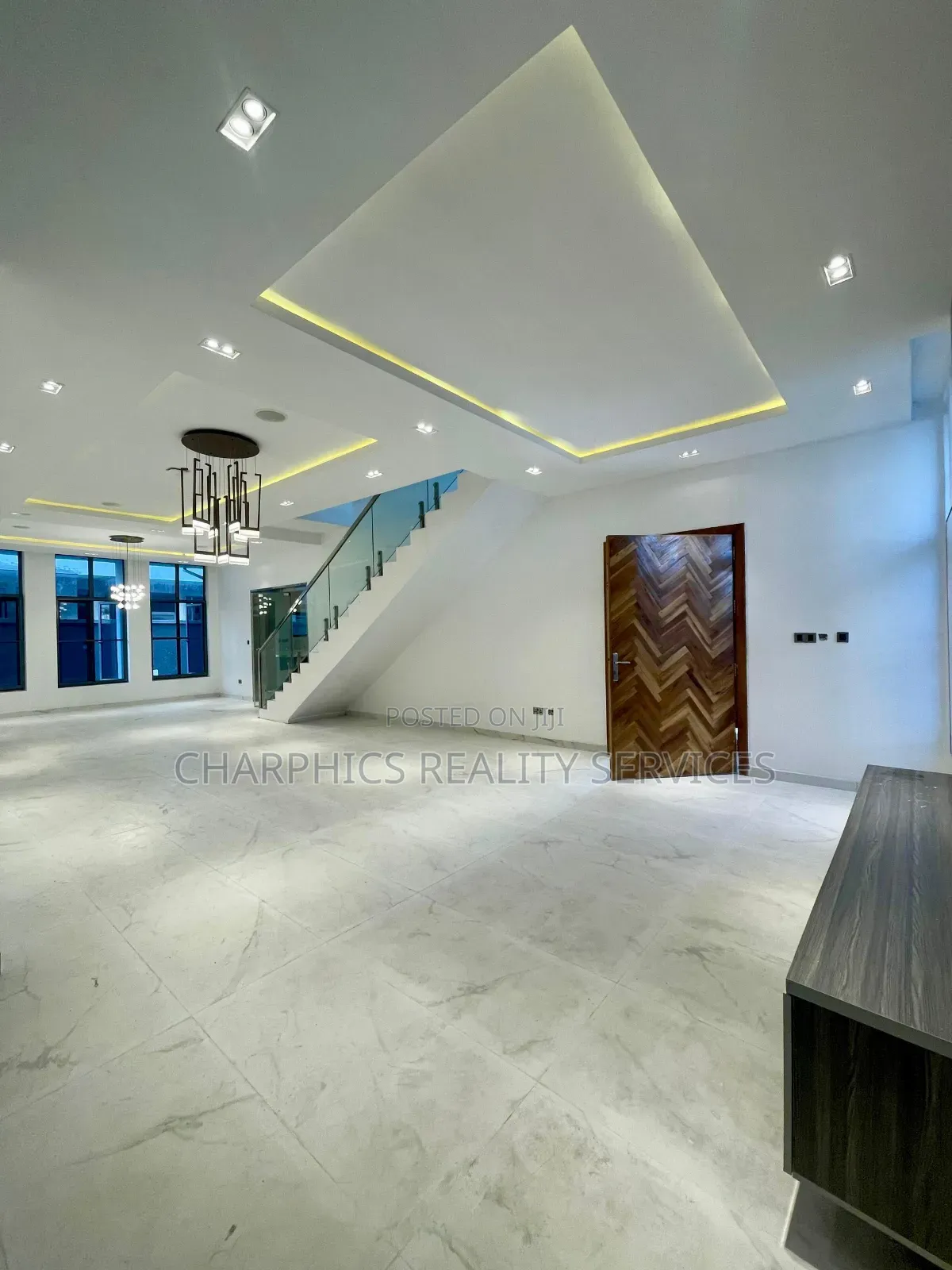 5bdrm Duplex in Lekki for sale