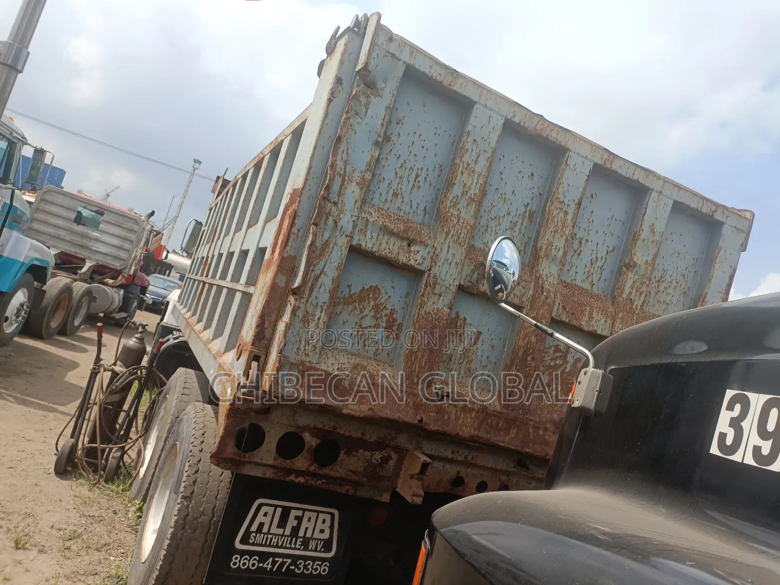 Mack Rd Tipper Truck 10 Tyres (Foreign Used)