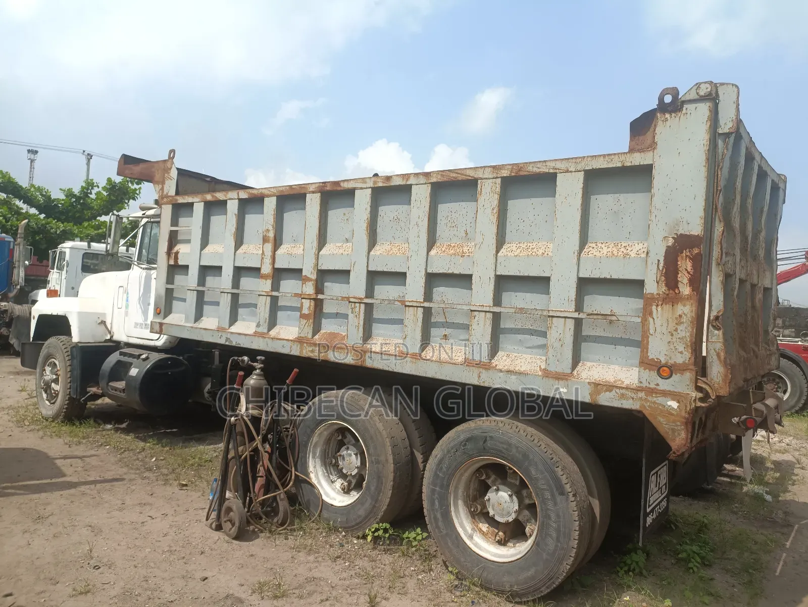 Mack Rd Tipper Truck 10 Tyres (Foreign Used)