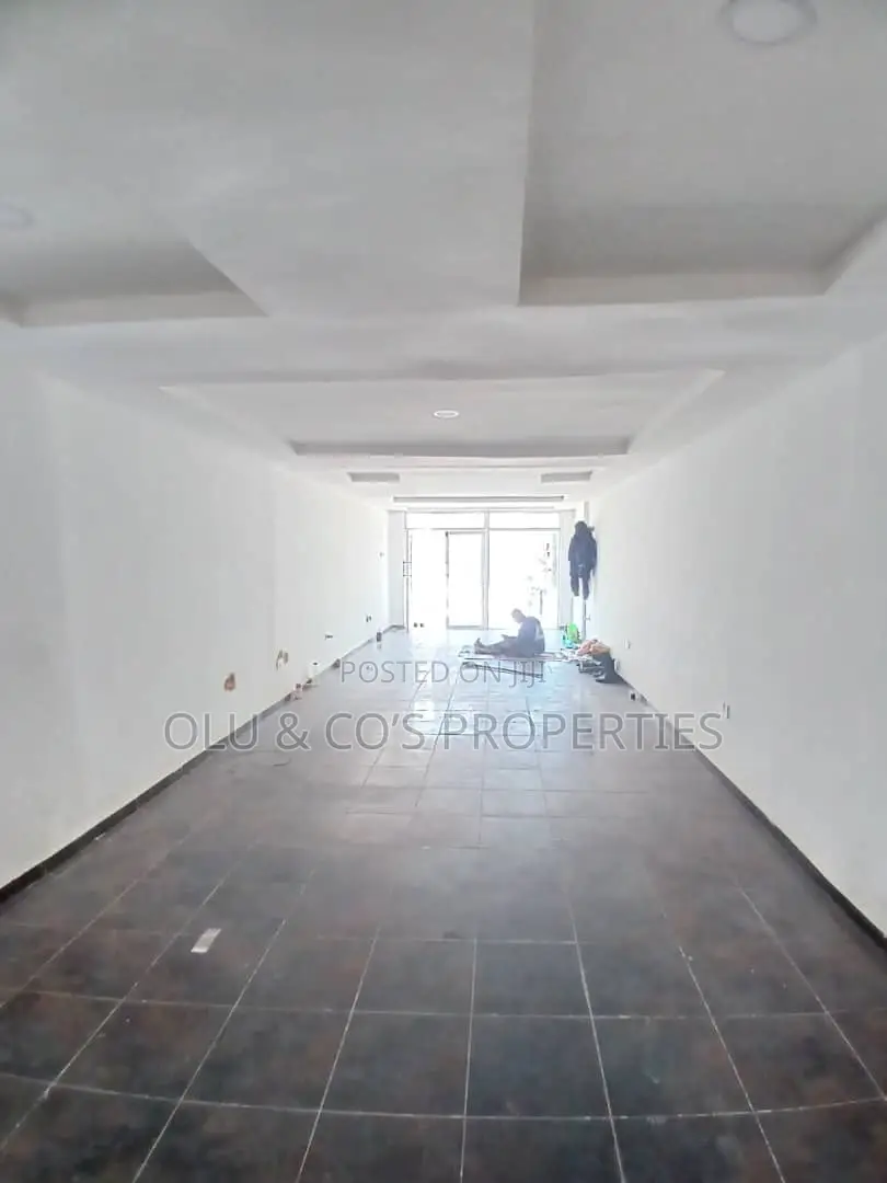 Spacious Shop/Office Space