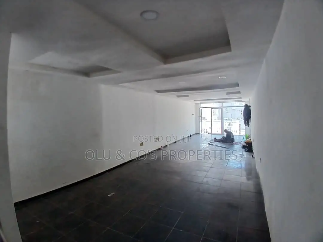 Spacious Shop/Office Space