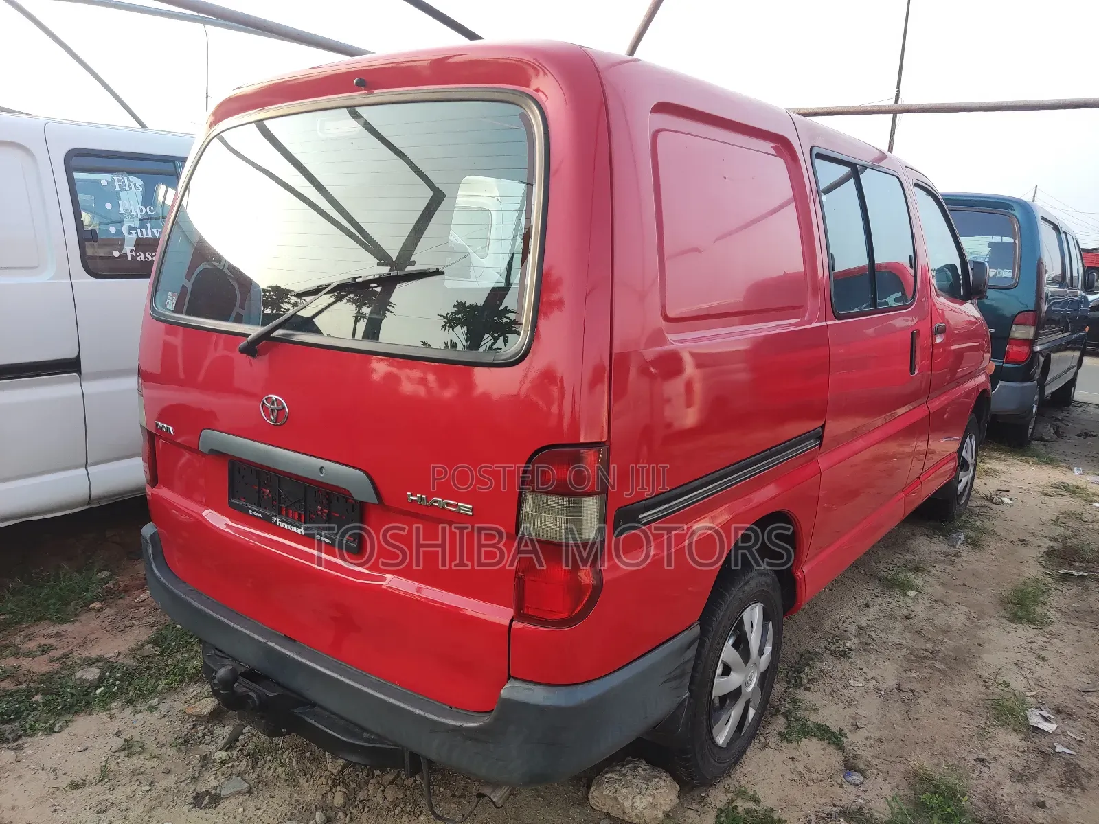 Toyota HiAce 2004 Red