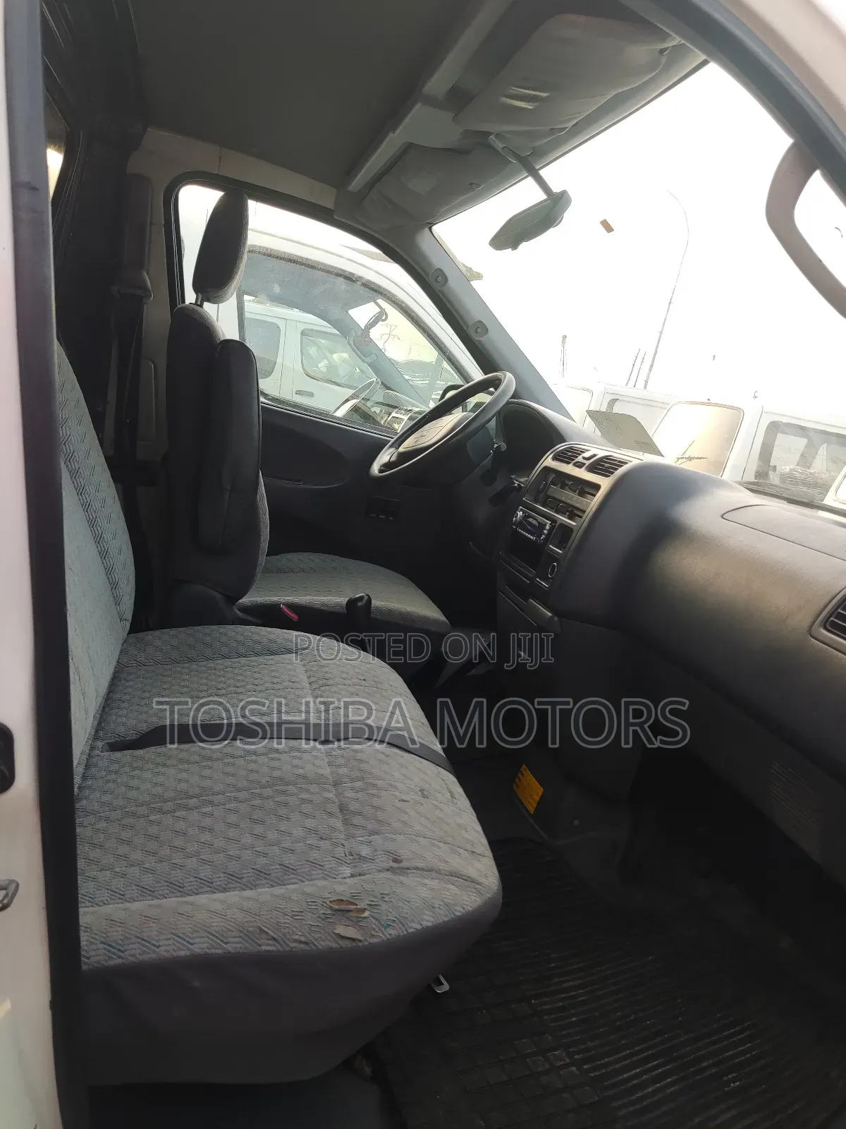 Toyota HiAce 2004 White