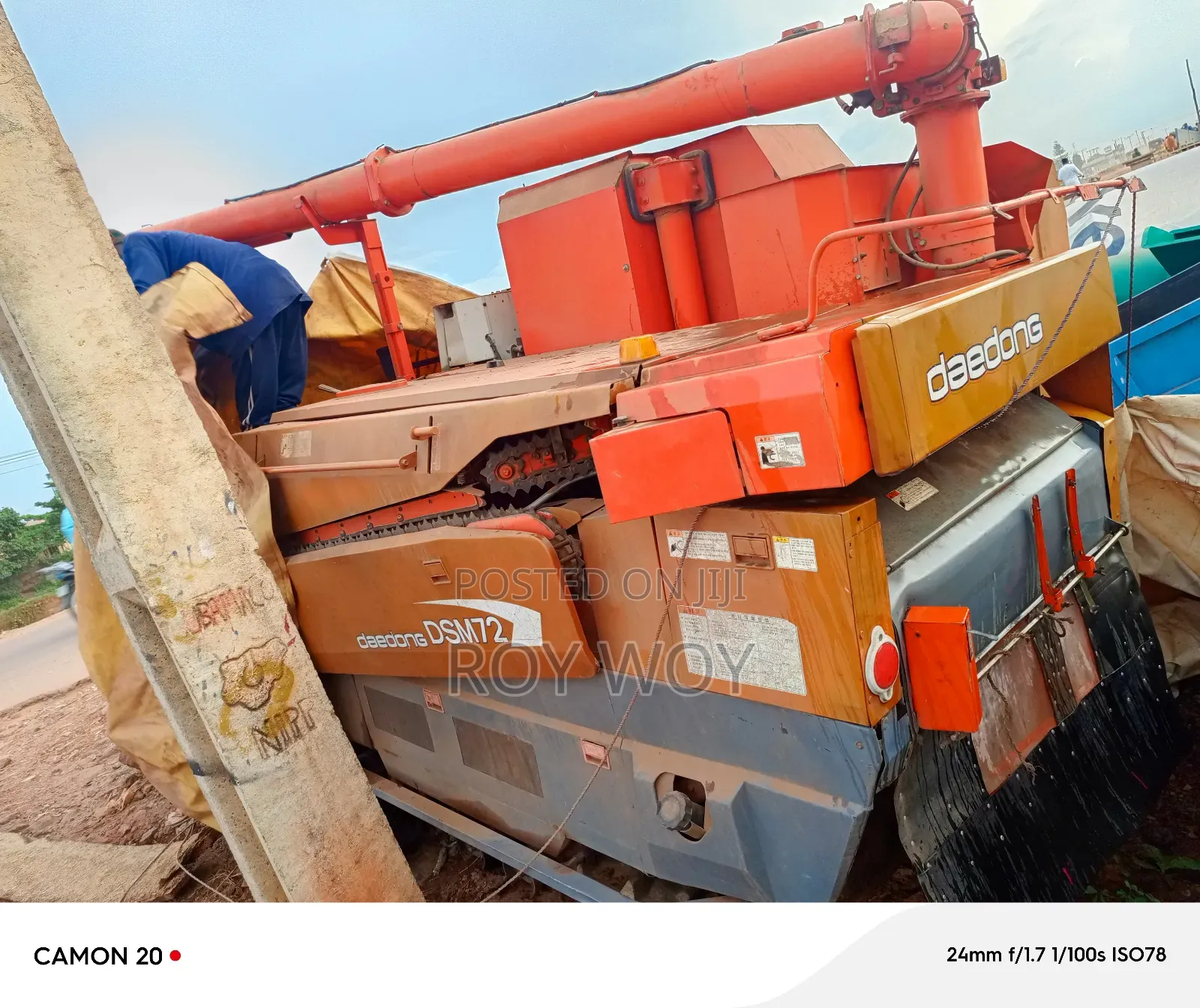Daedong Combined Harvester