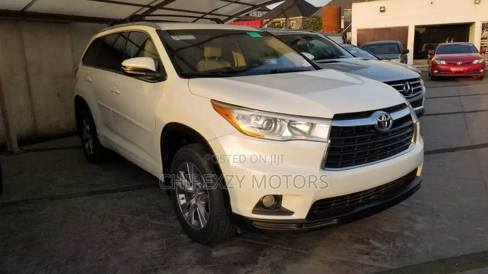 Toyota Highlander XLE 4dr SUV AWD (3.5L 6cyl 6A) 2015 White