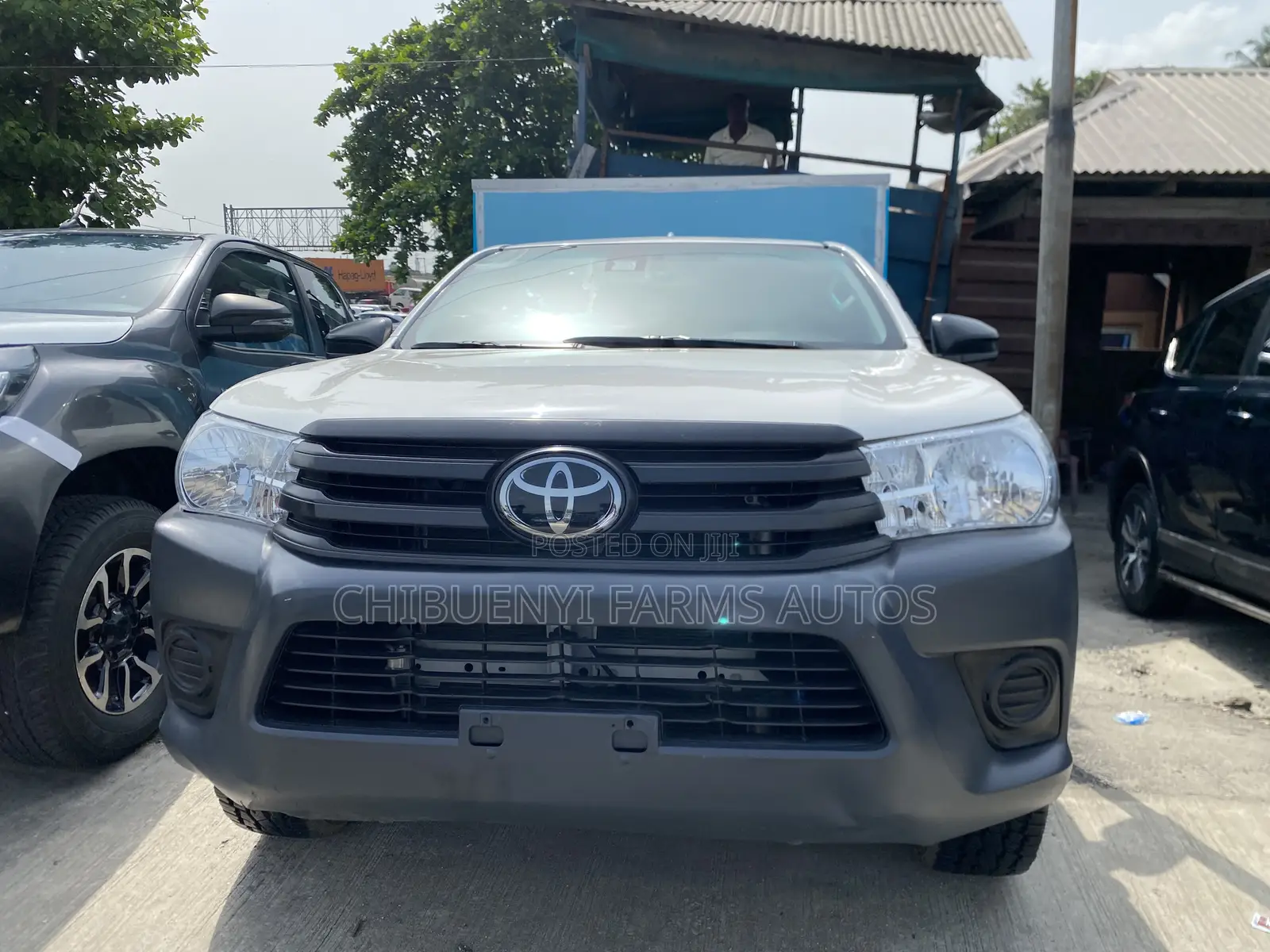 Toyota Hilux 2022 White