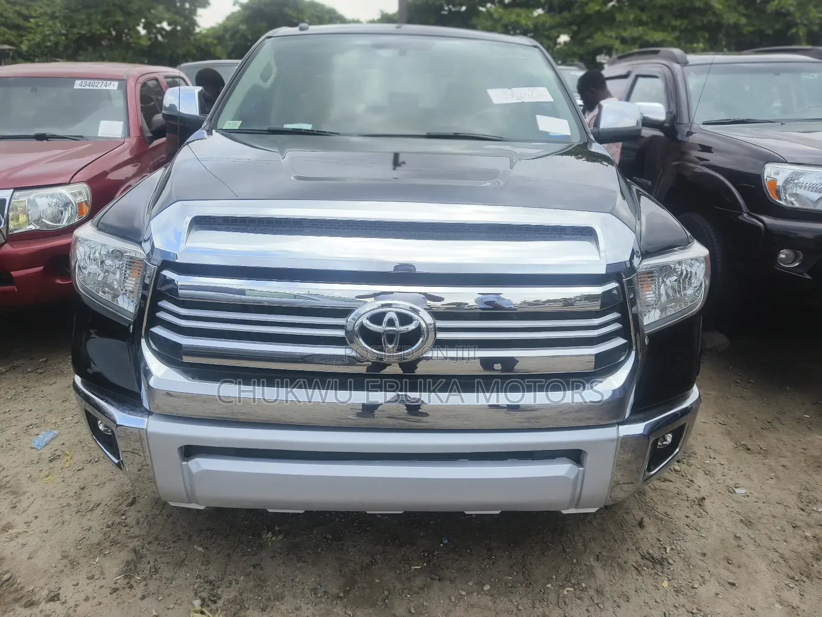 Toyota Tundra Platinum 5.7L V8 4x2 CrewMax 5.6 ft. box 145.7 in. WB