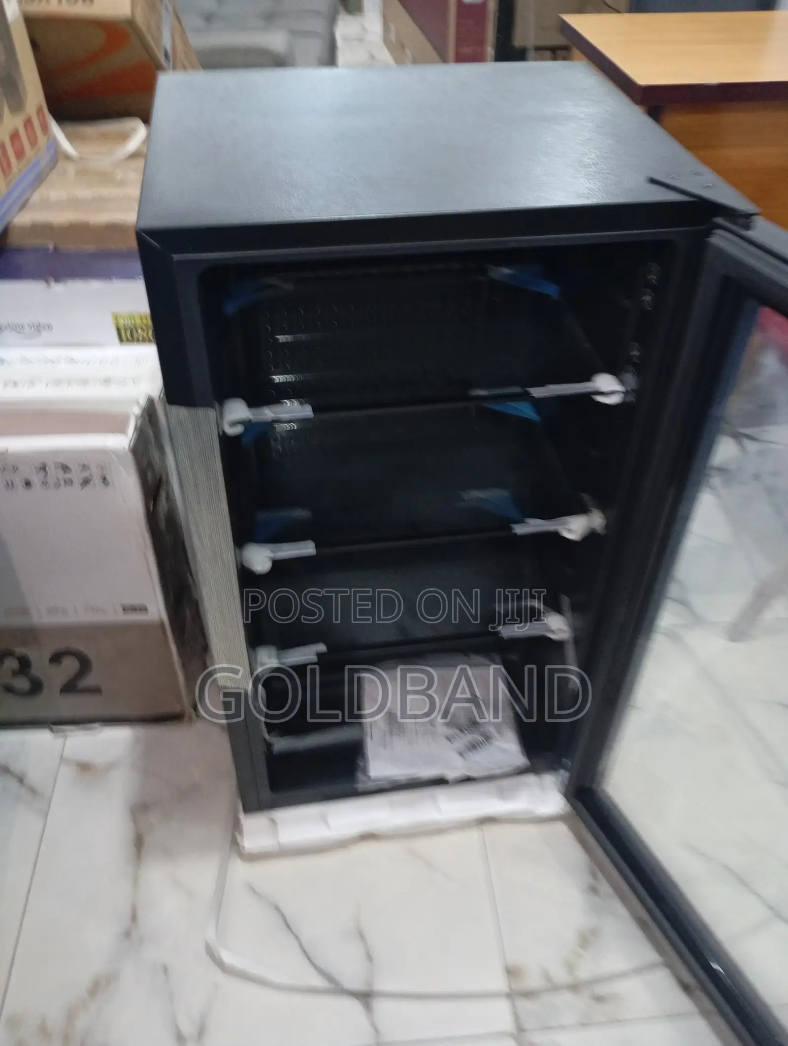 Hisense 91L Unique Glass Door Beverage Chiller Jc-94