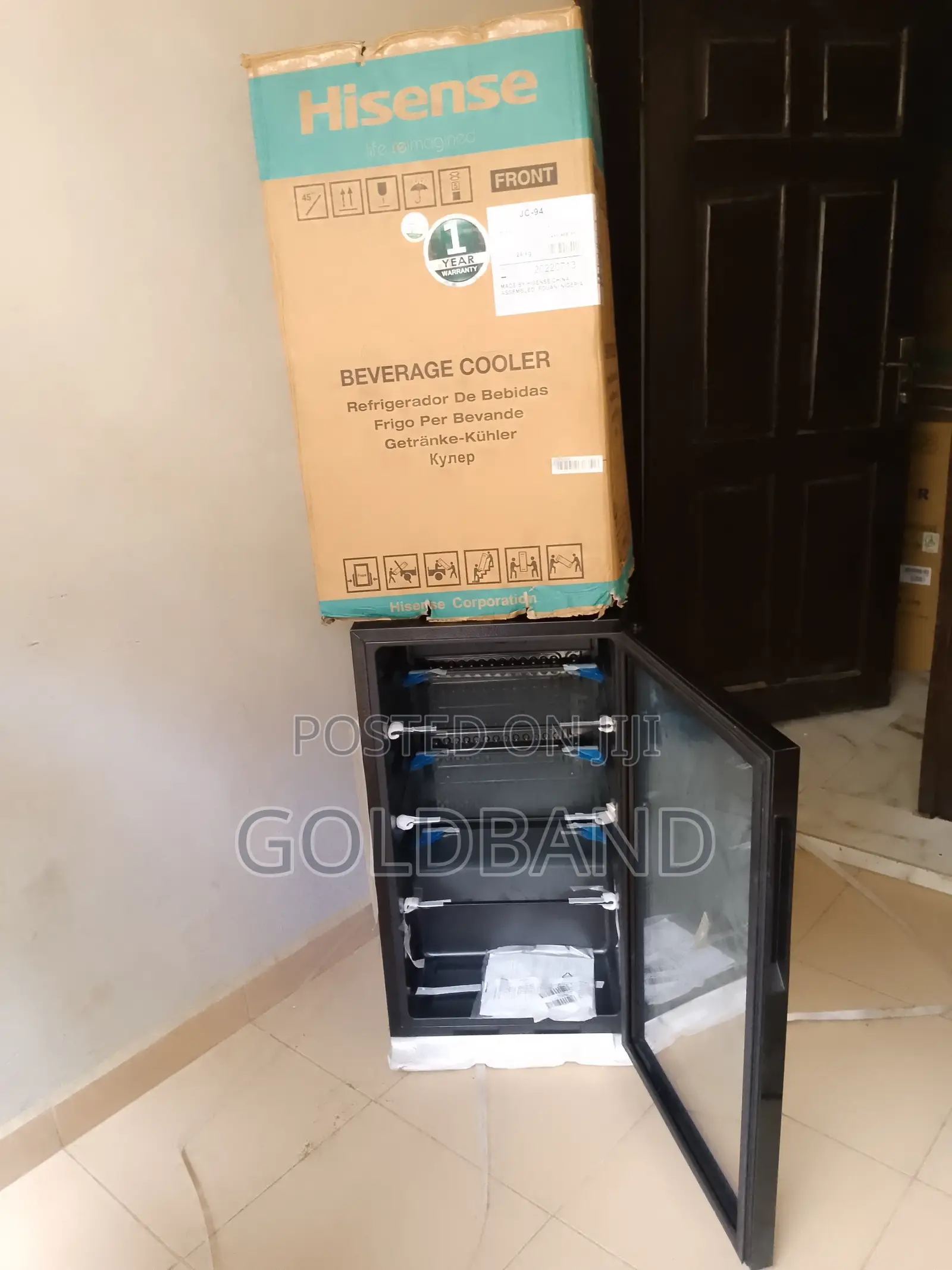 Hisense 91L Frost Free Glass Door Beverage Chiller Jc-94