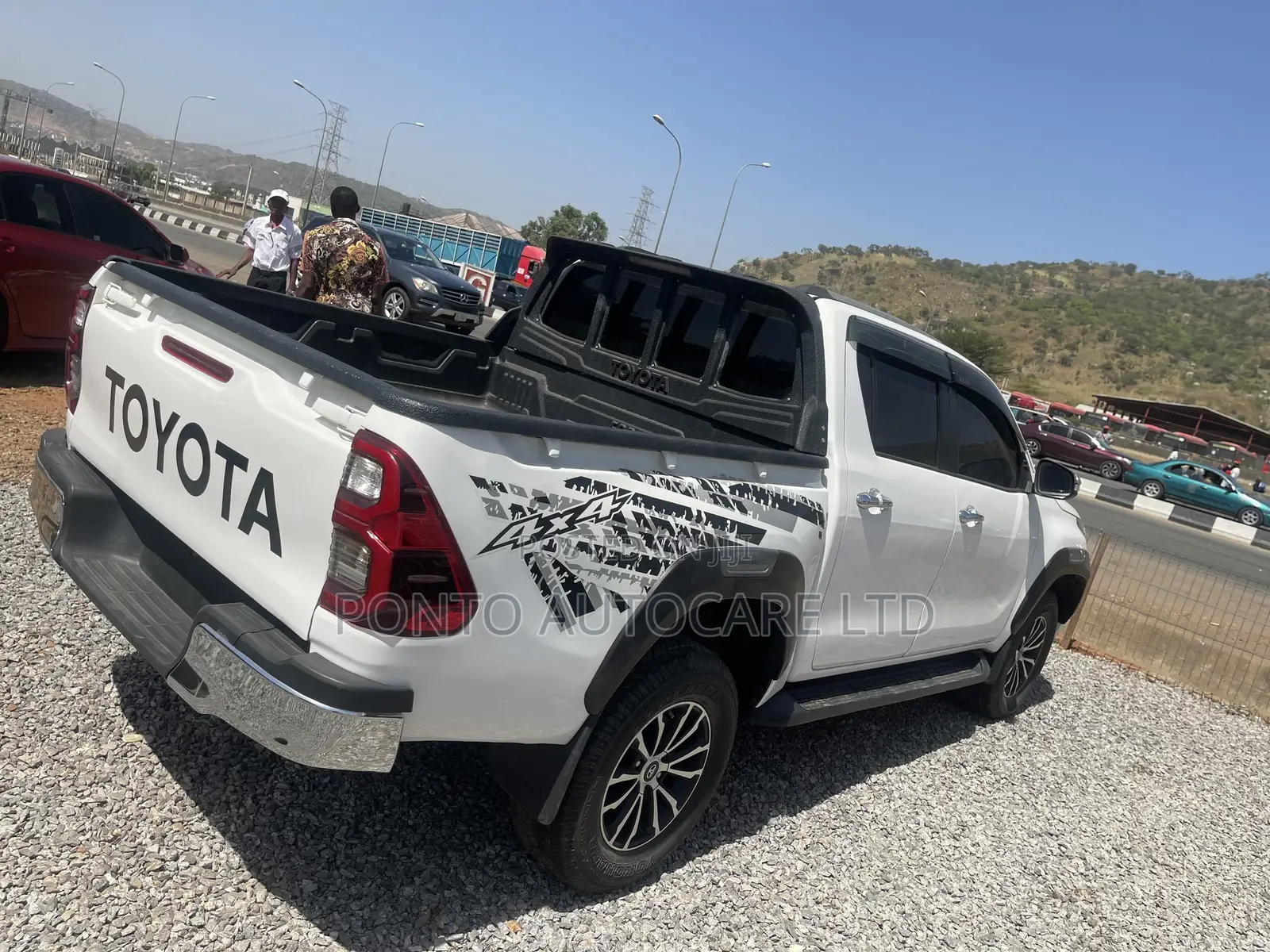 Toyota Hilux SR5 2013 White