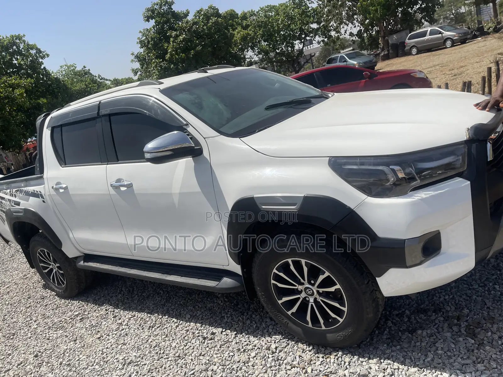 Toyota Hilux SR 4x4 2017 White