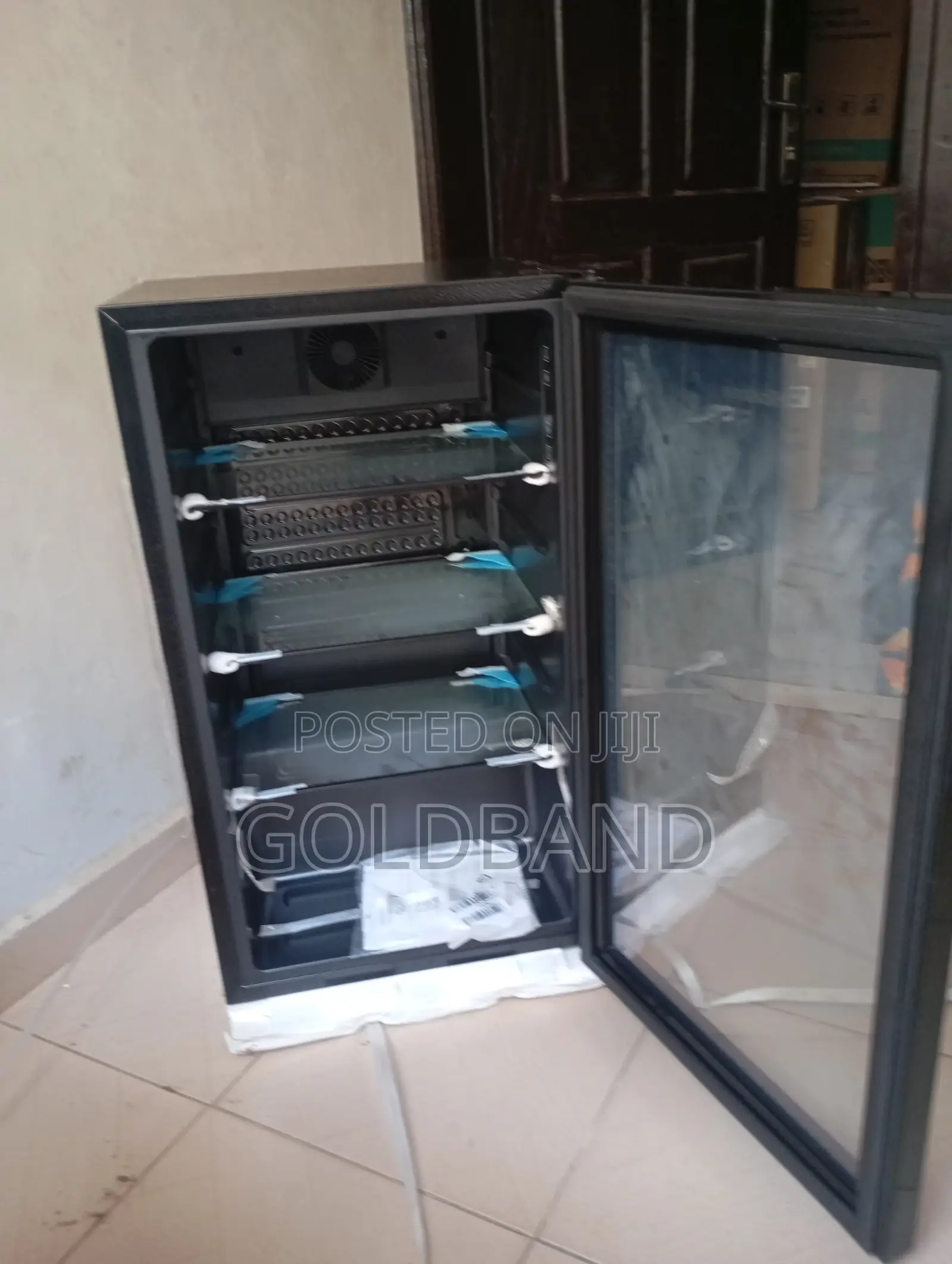Hisense 91L Cool Wave PRO Glass Door Beverage Chiller Jc-94