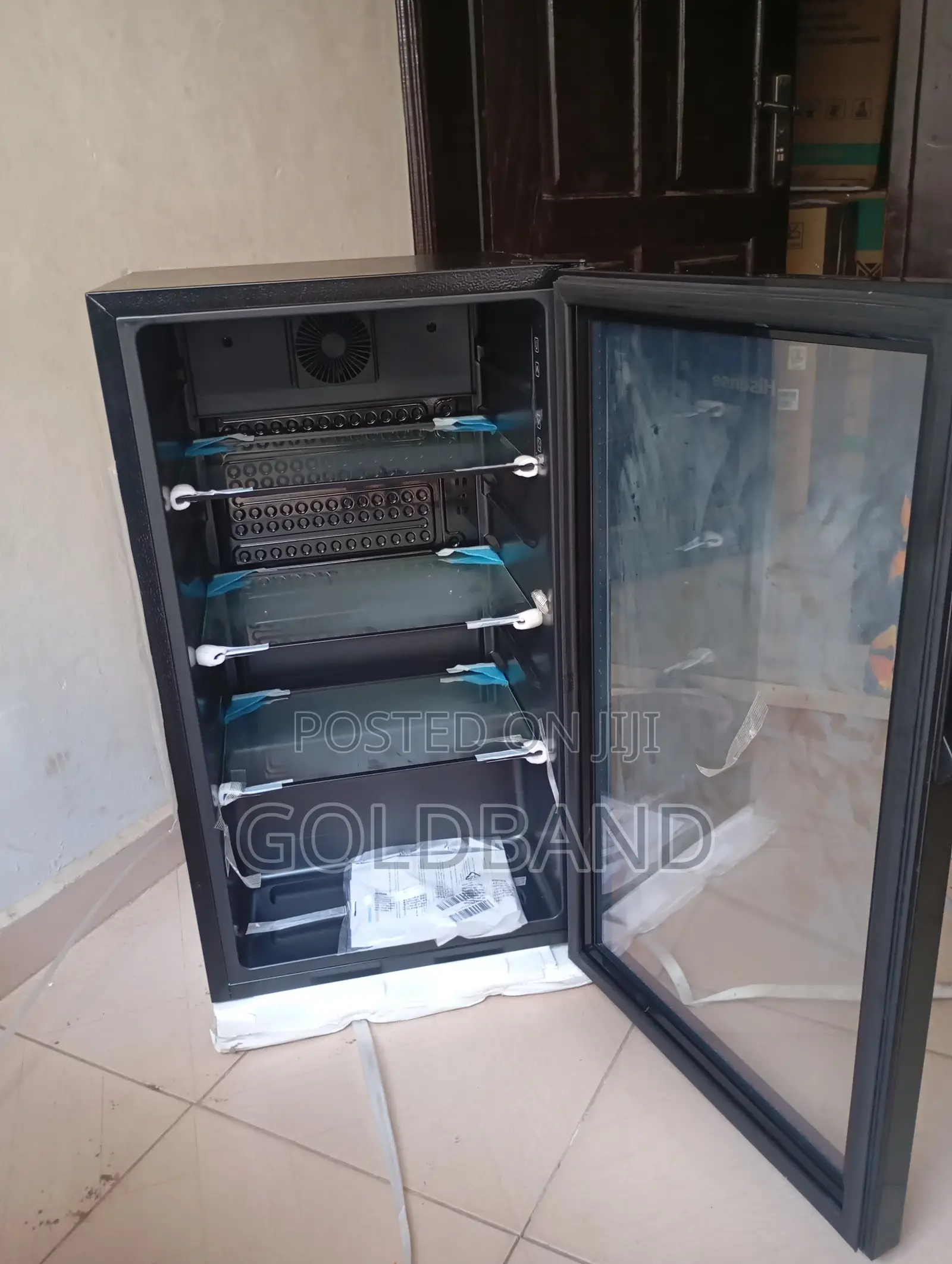 Hisense 91L Flexi-Shelf Glass Door Beverage Chiller Jc-94