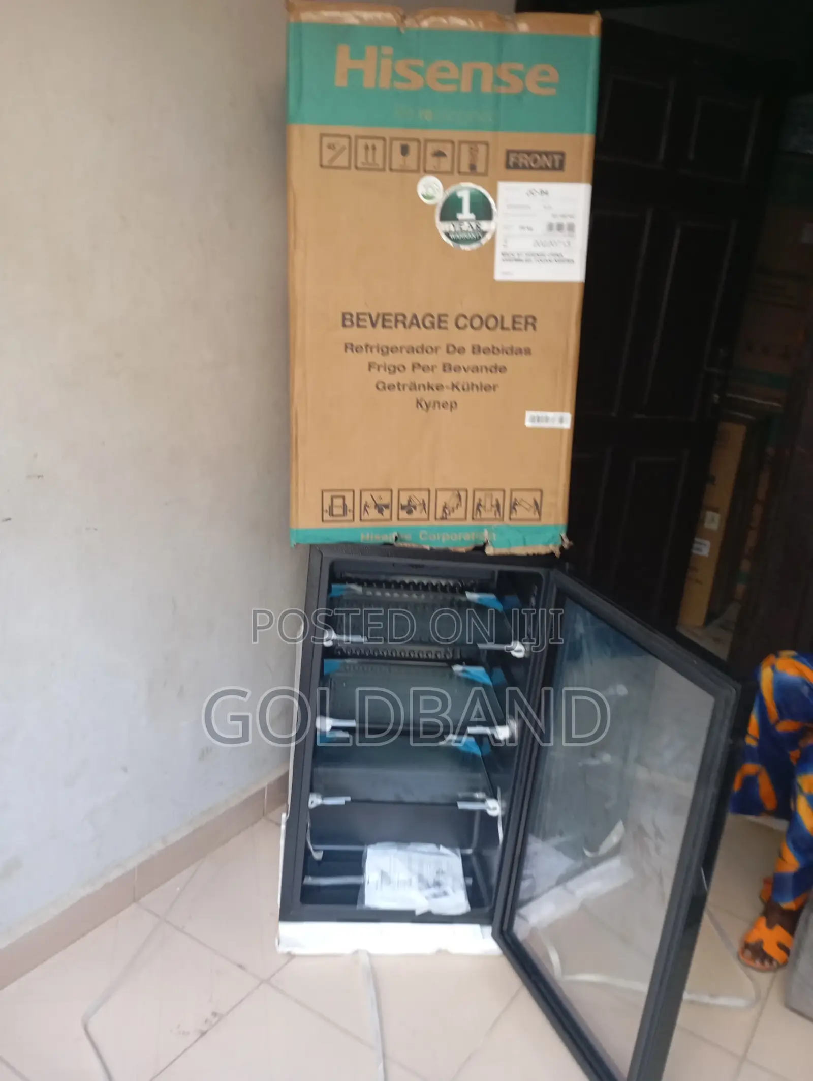 Hisense 91L Cool-Cabin Glass Door Beverage Chiller Jc-94