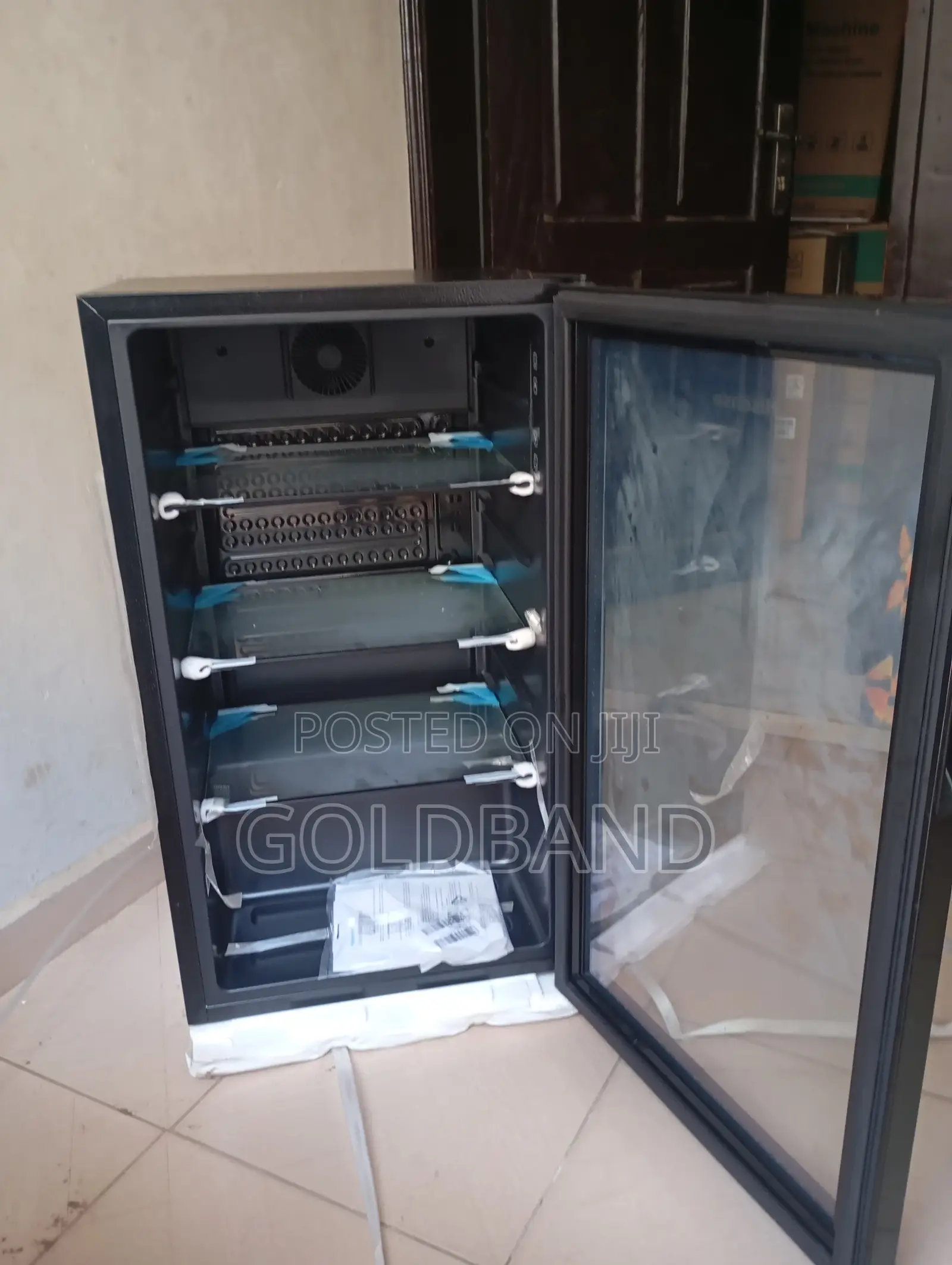 Hisense 91L Cool-Cabin Glass Door Beverage Chiller Jc-94