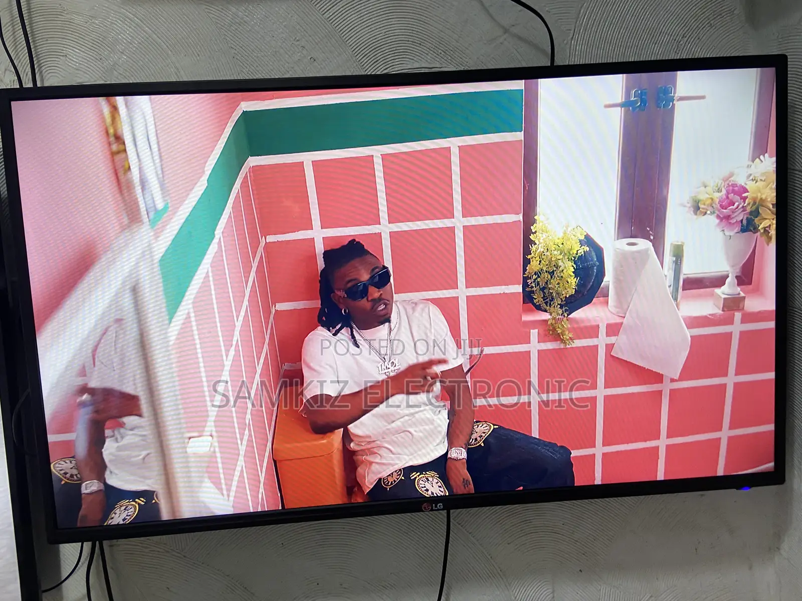 43 Inch Lg Led Non Smart Tv (Picture Quality 100%)