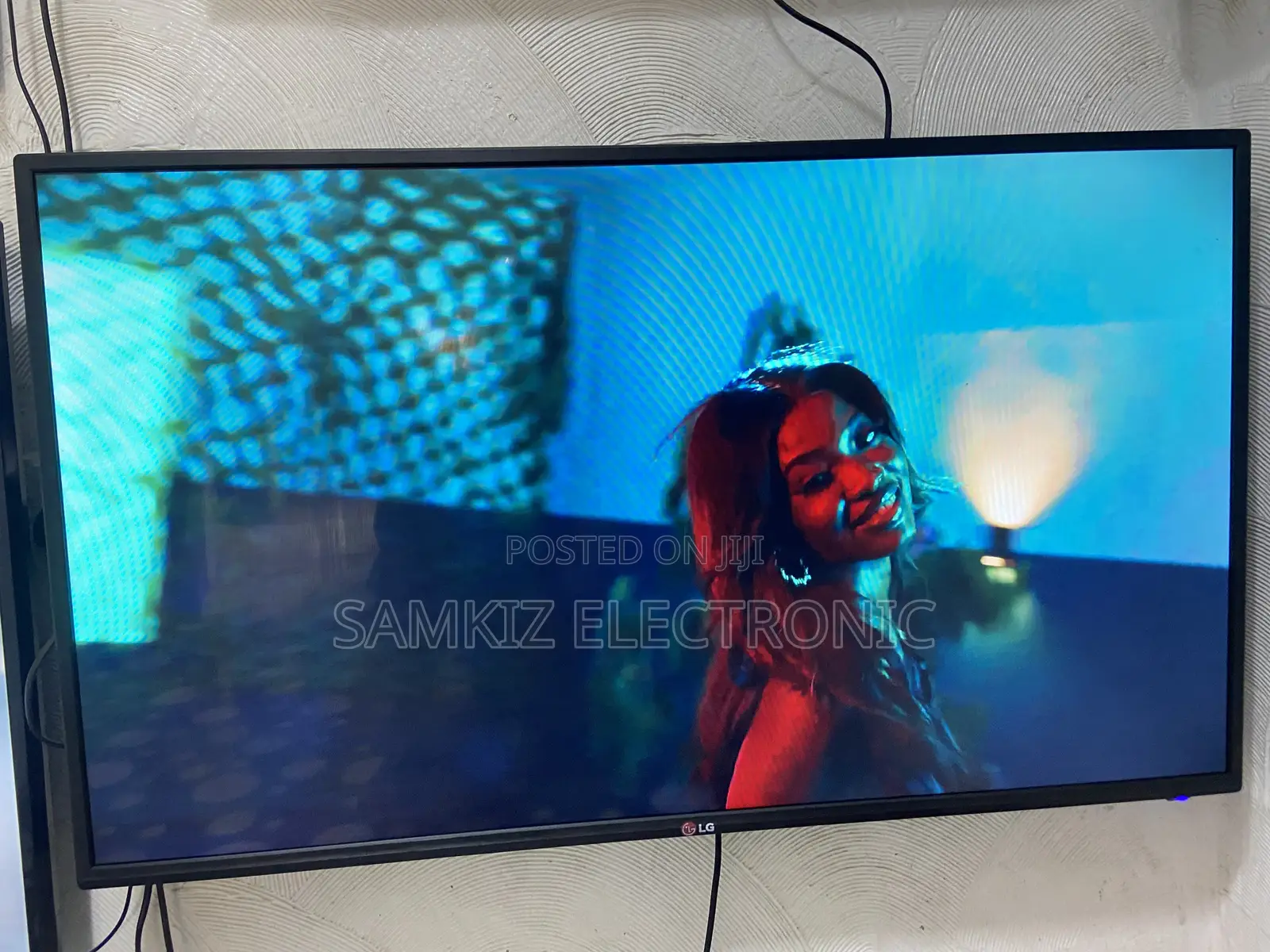 43 Inch Lg Led Non Smart Tv (Picture Quality 100%)