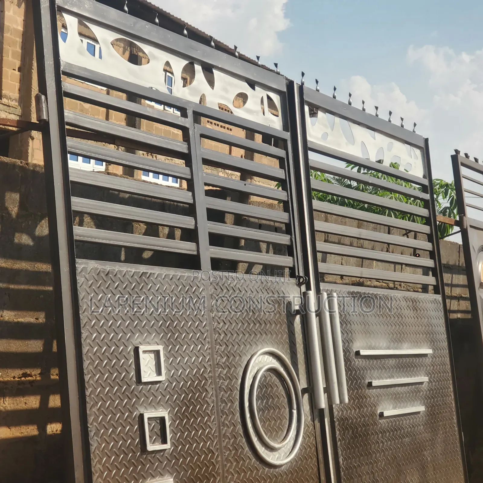 Giant Beautiful Open Gate ( See Through )