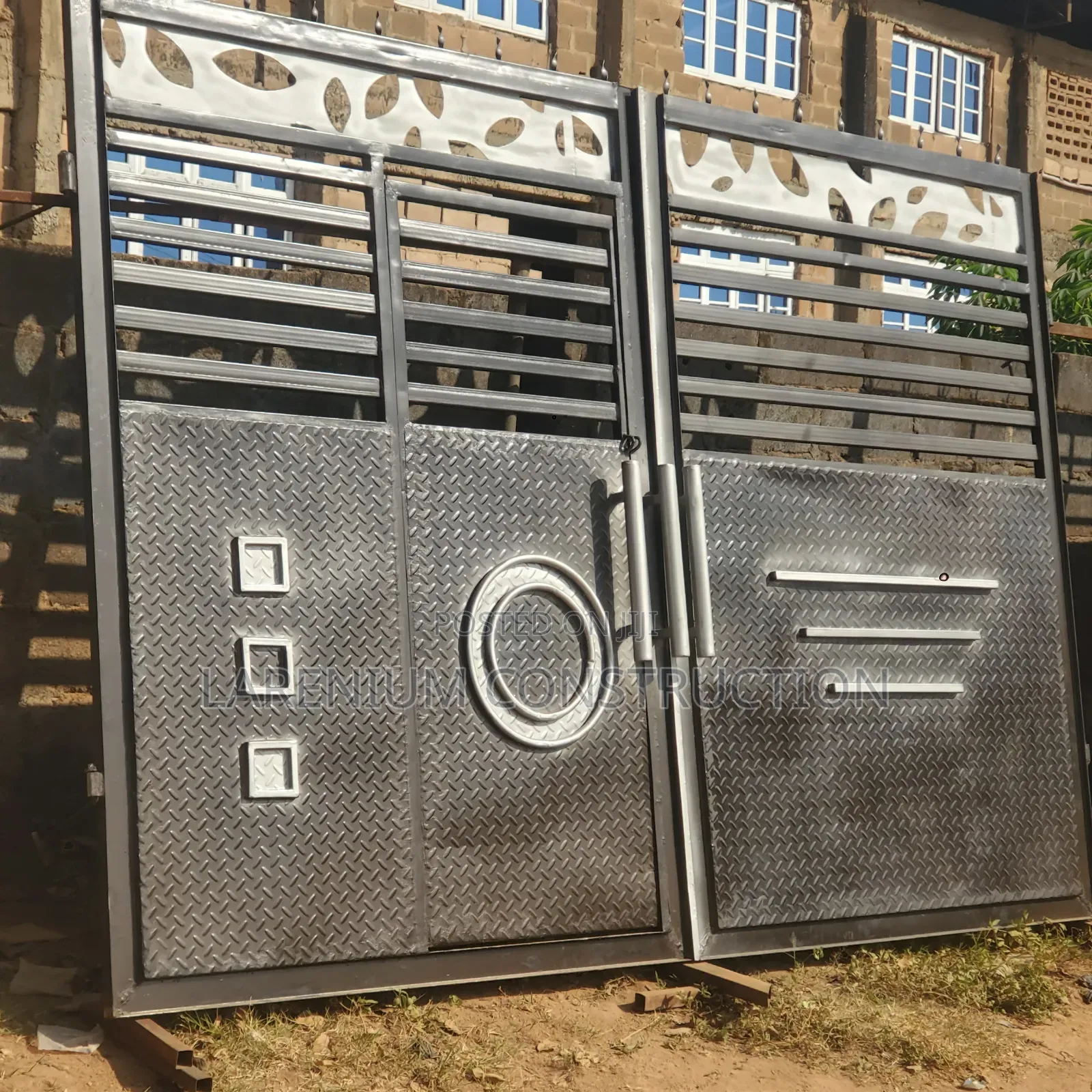 Giant Beautiful Open Gate ( See Through )