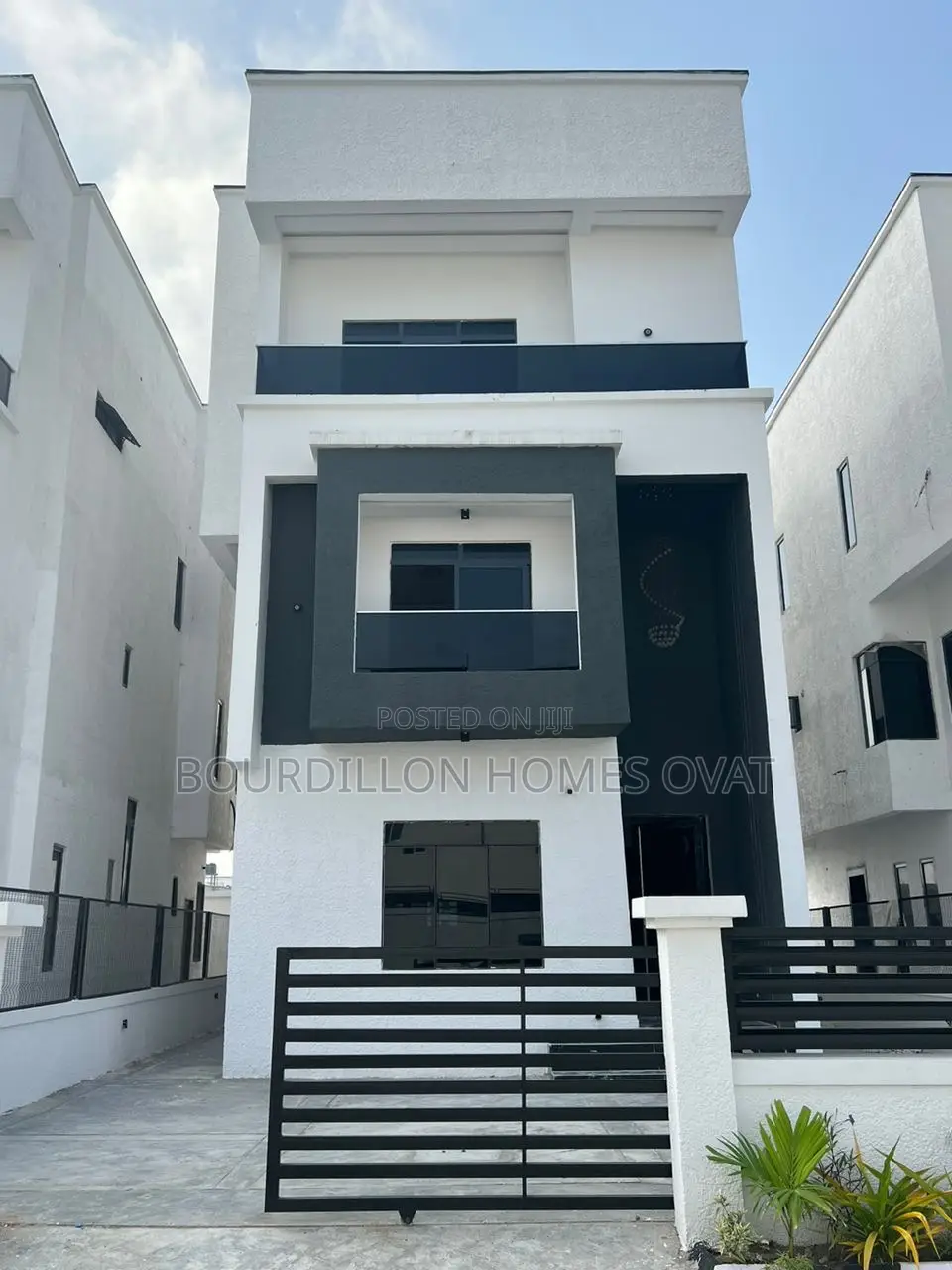 5bdrm Duplex in Ikate for sale
