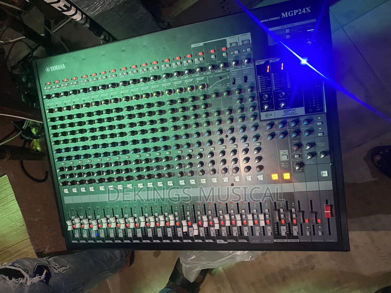 Yamaha Mgp24x Analog Mixer Console With DSP Effect
