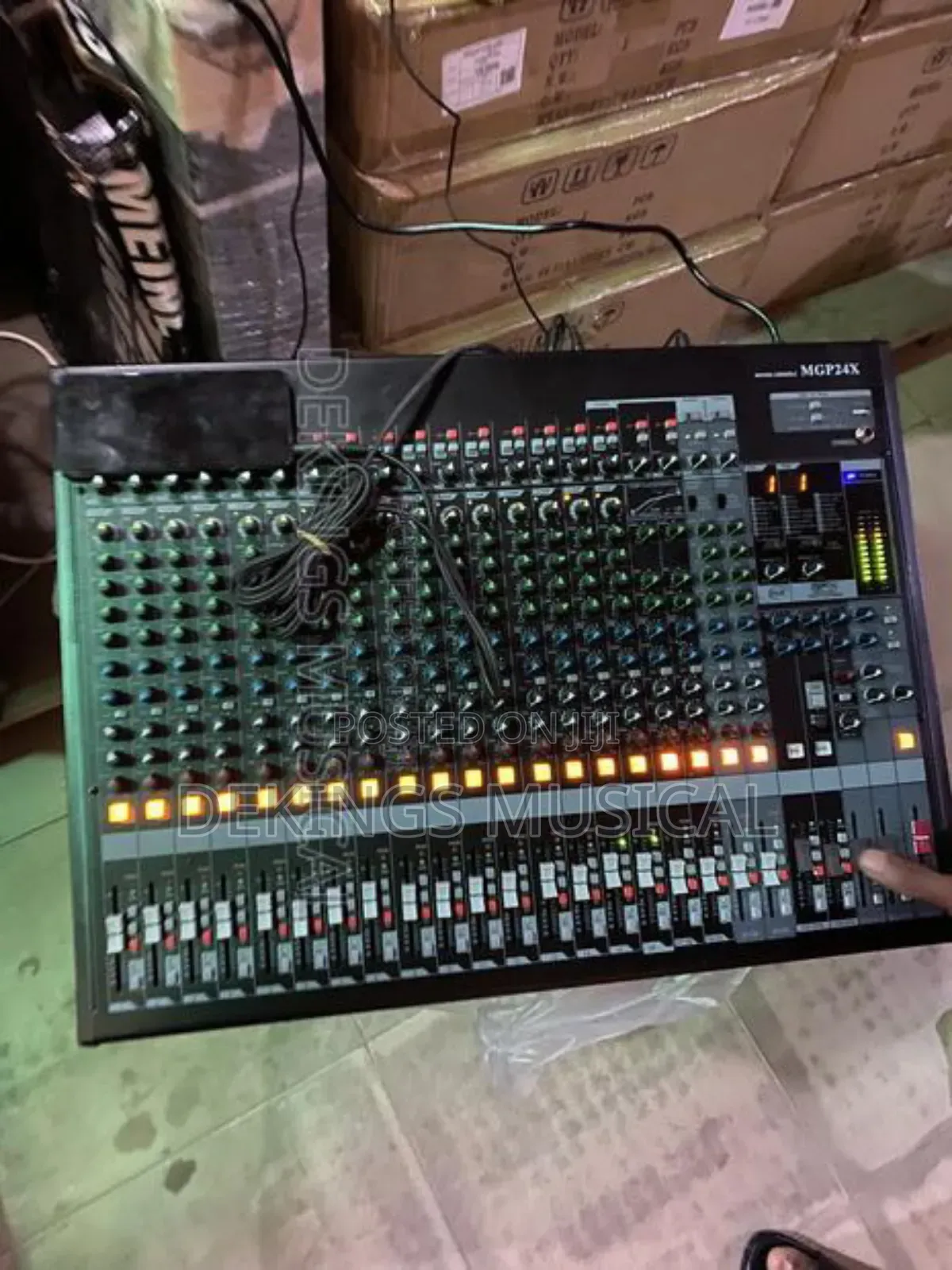 Yamaha Mgp24x Analog Mixer Console With DSP Effect