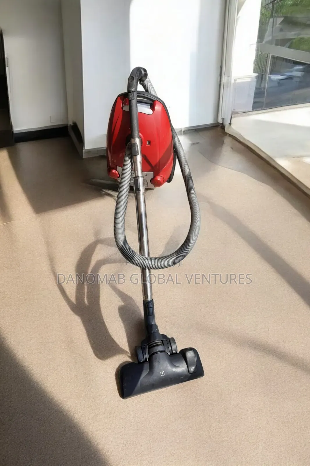 Standard Vacuum Cleaner For Both Cars And Home Use