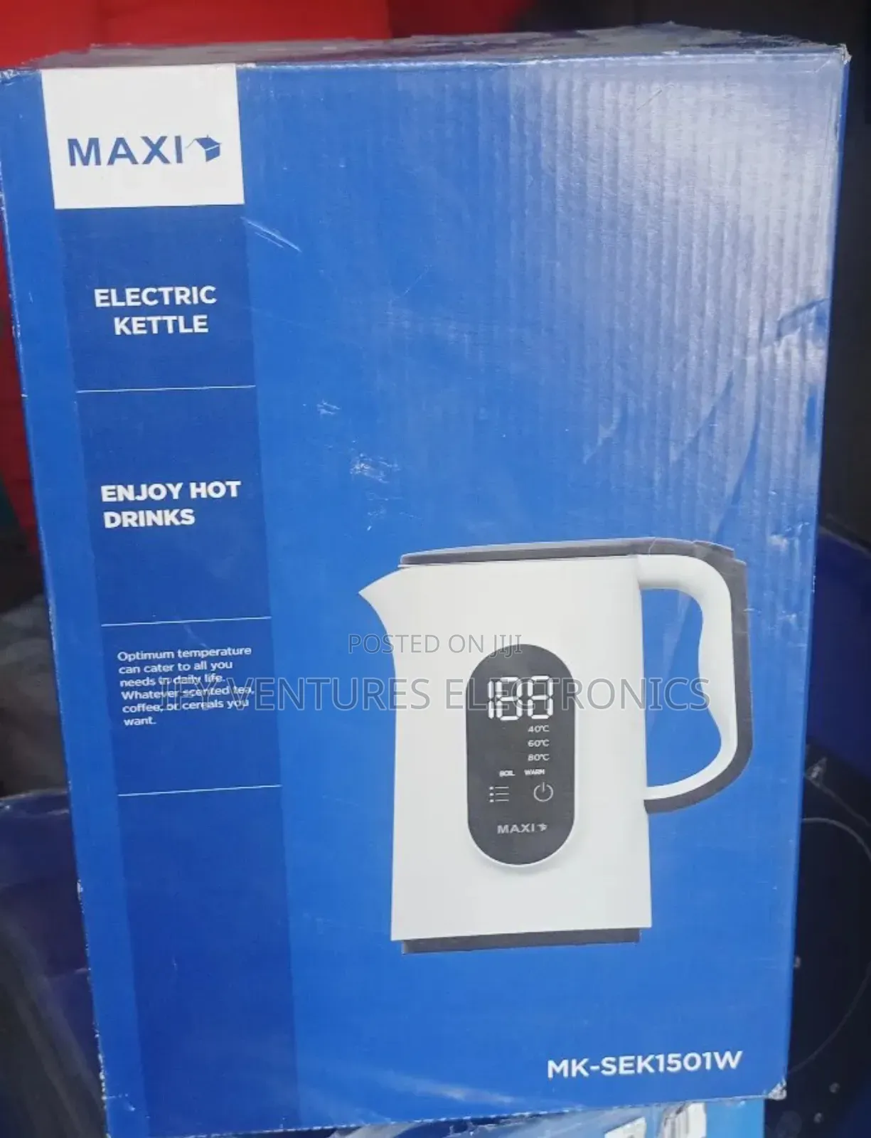 1.5liters Maxi Electric Kettle, White and Black Color.