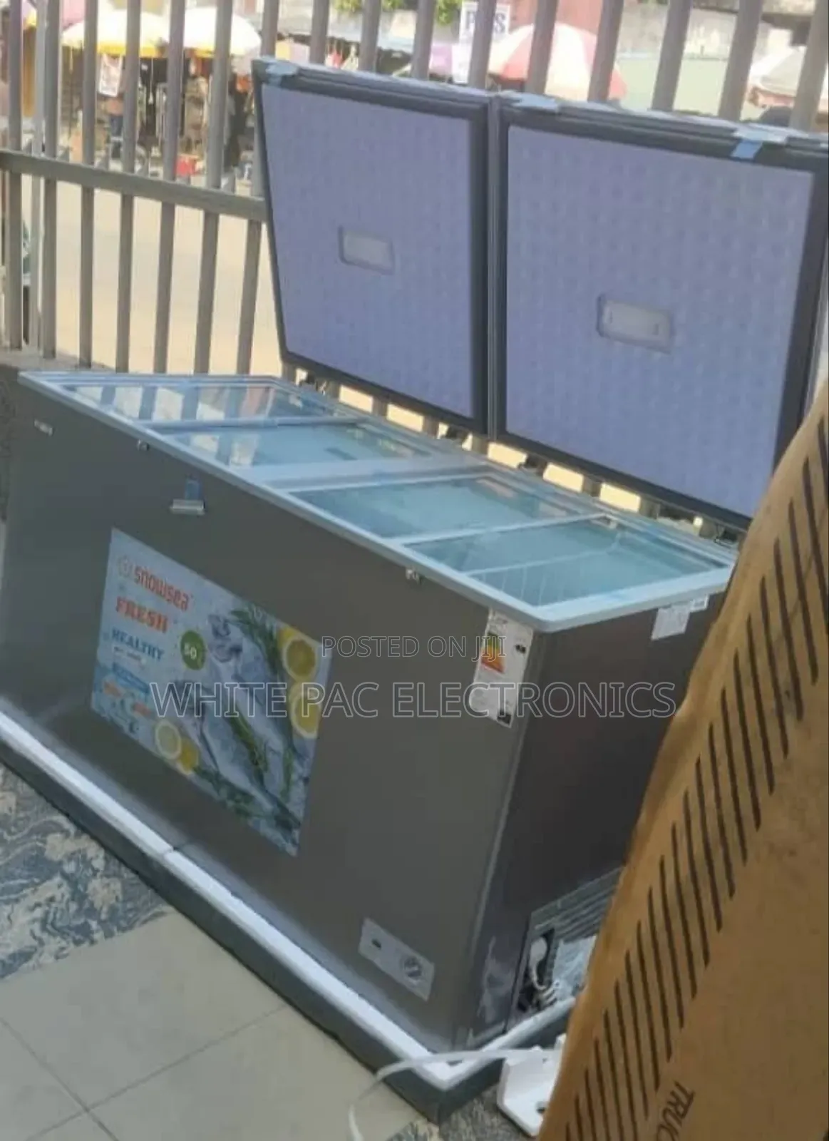 New One>Snowsea Chest Freezer 600 Litre Two Door Inner Glass