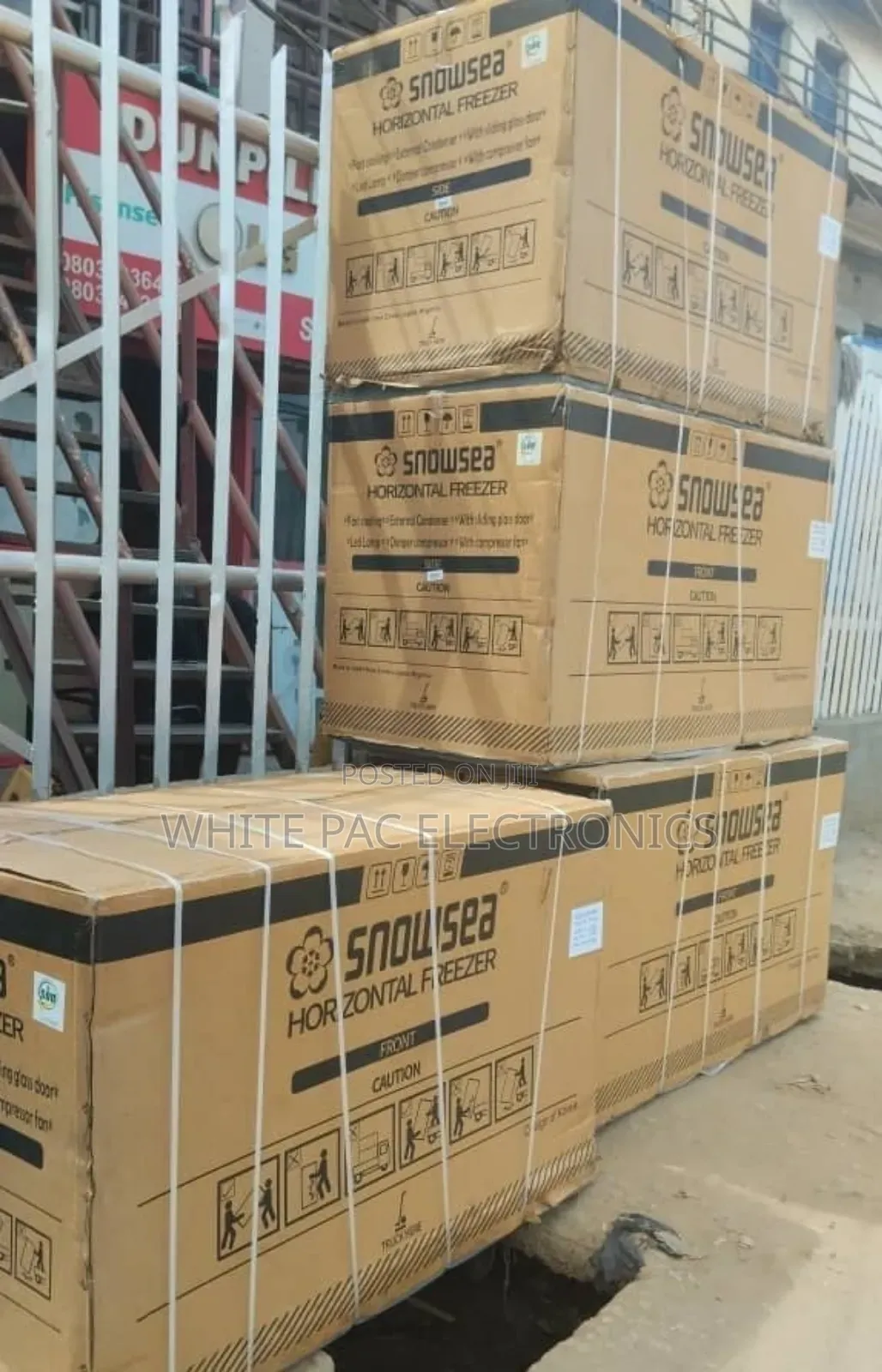 New One>Snowsea Chest Freezer 600 Litre Two Door Inner Glass