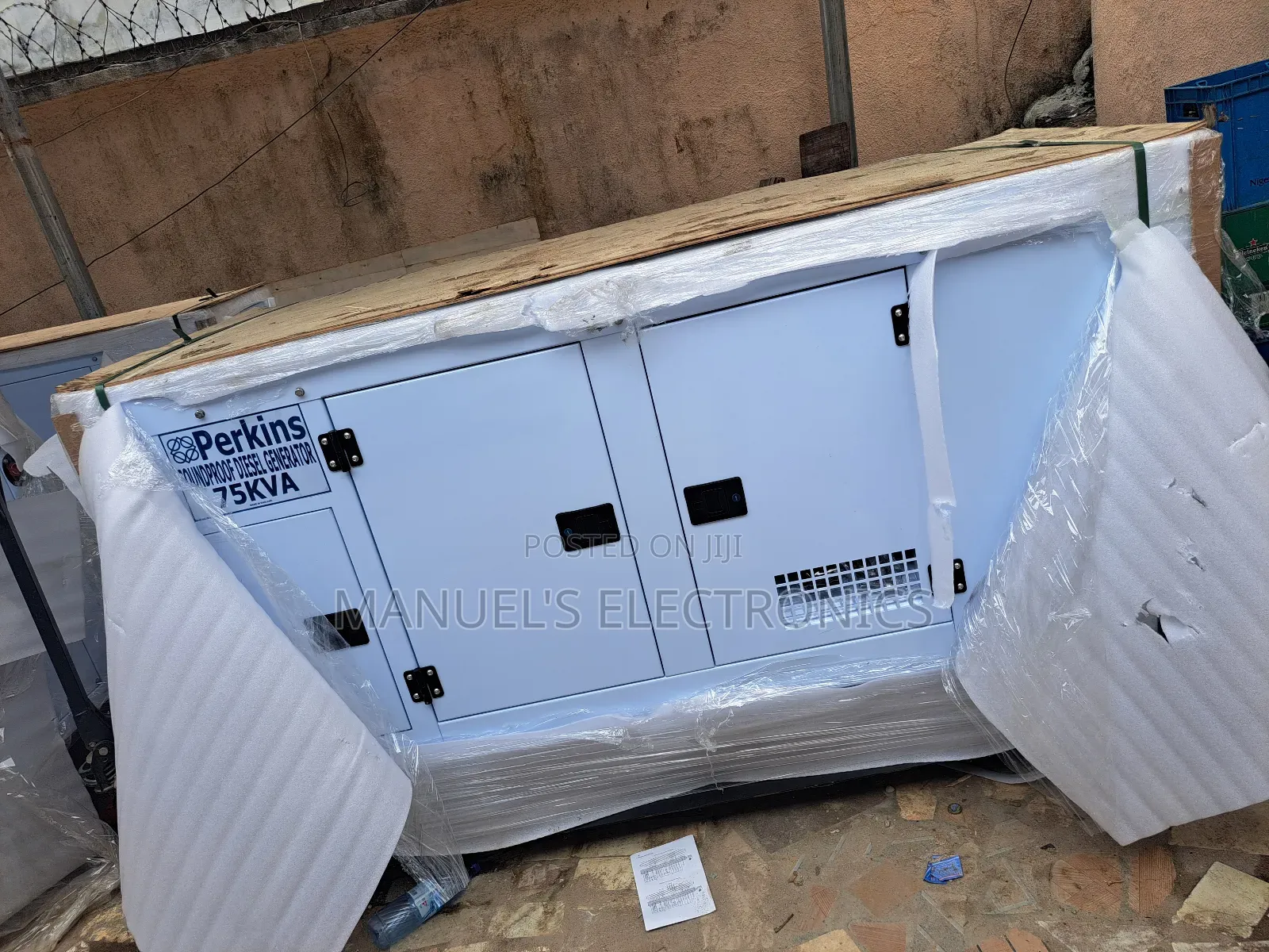 Heavy Duty Perkins Diesel Soundproof Generator Model Sp75kva