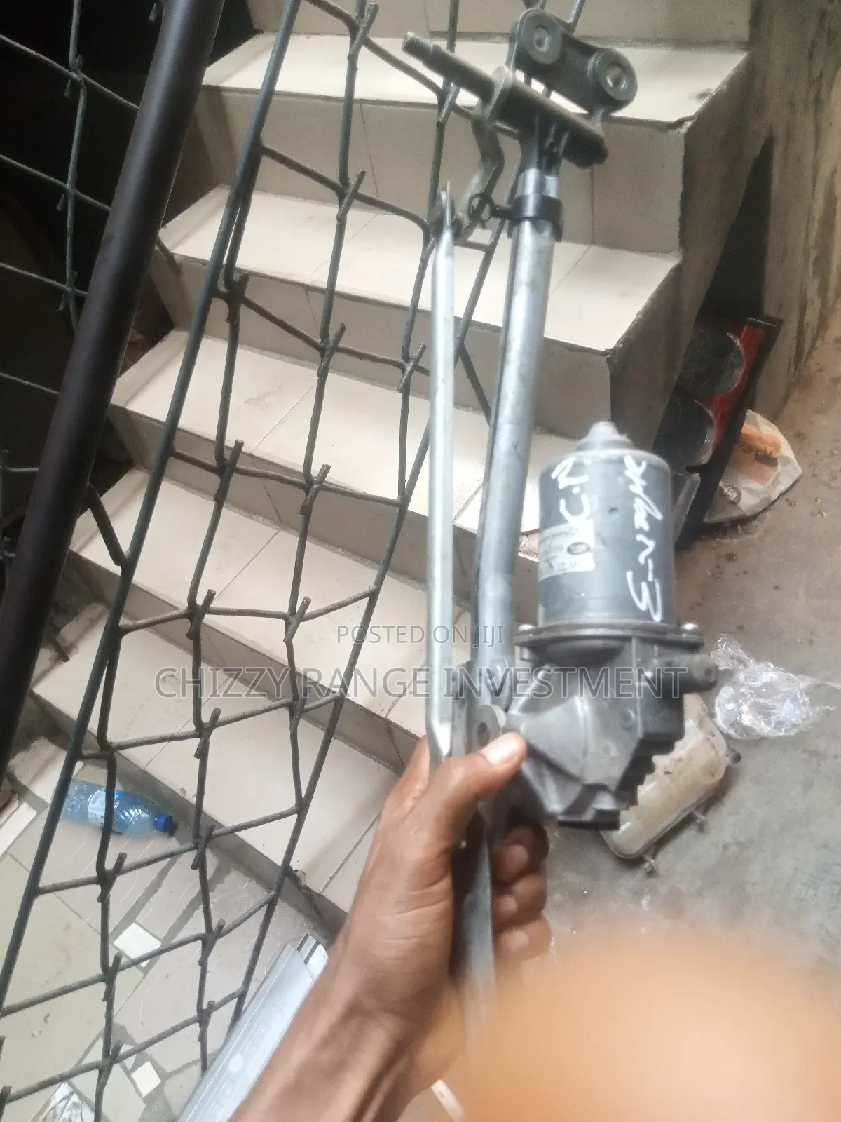 Range Rover Evoque Engine Whiner for Front Windscreen
