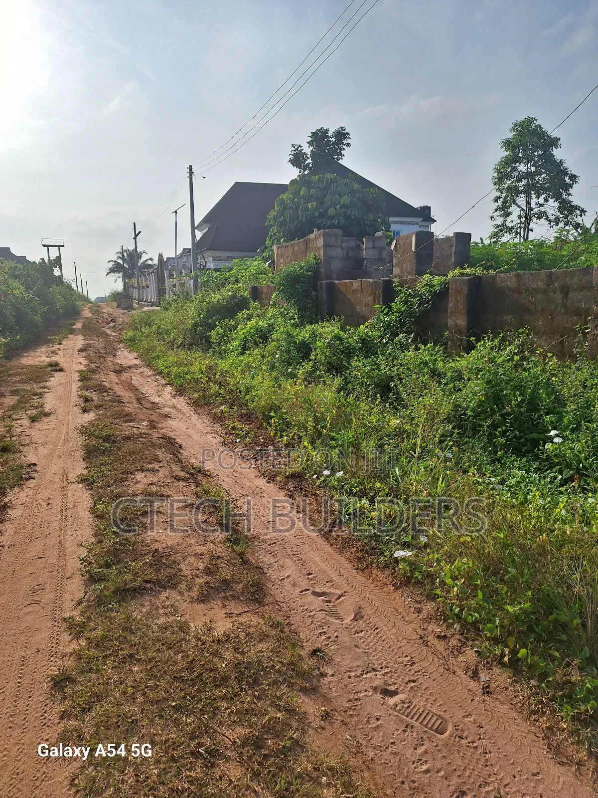 Distress 100ft X 100ft at Airport Road, Okhuoromi