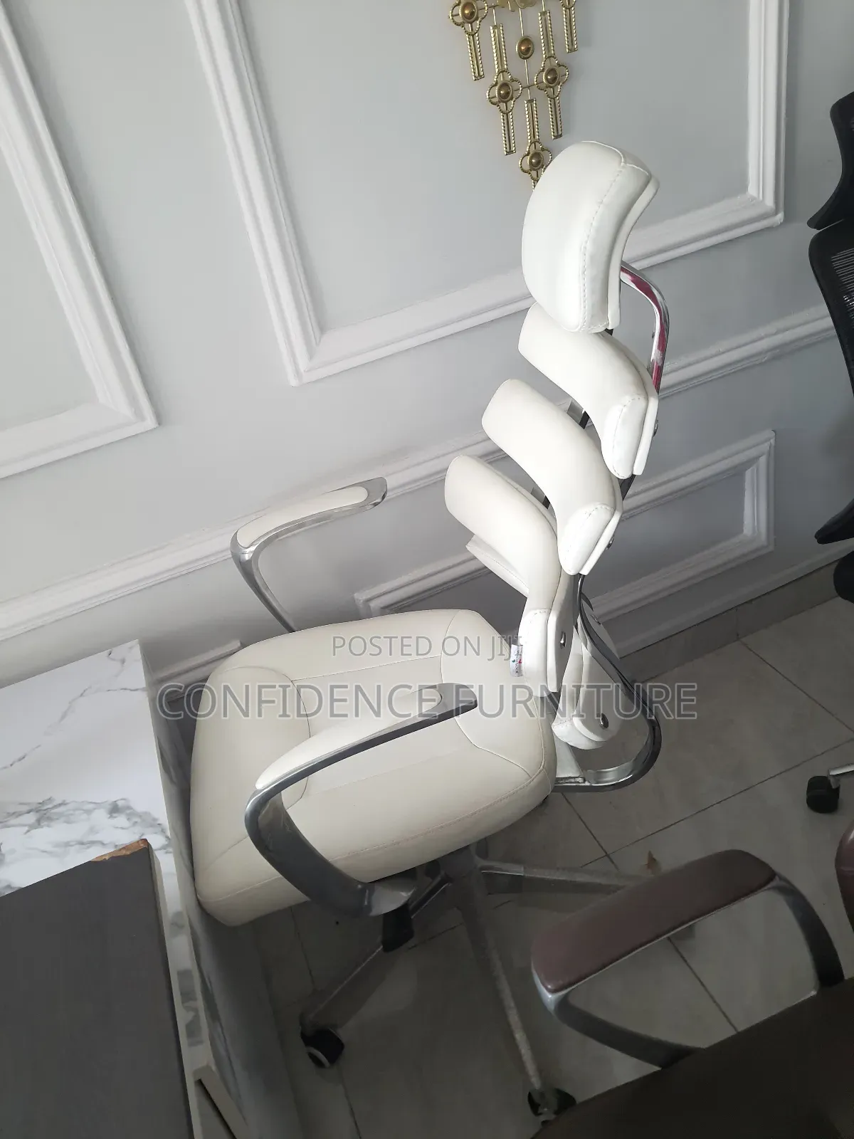 High Quality Metal Design Leather Executive Swivel Chair