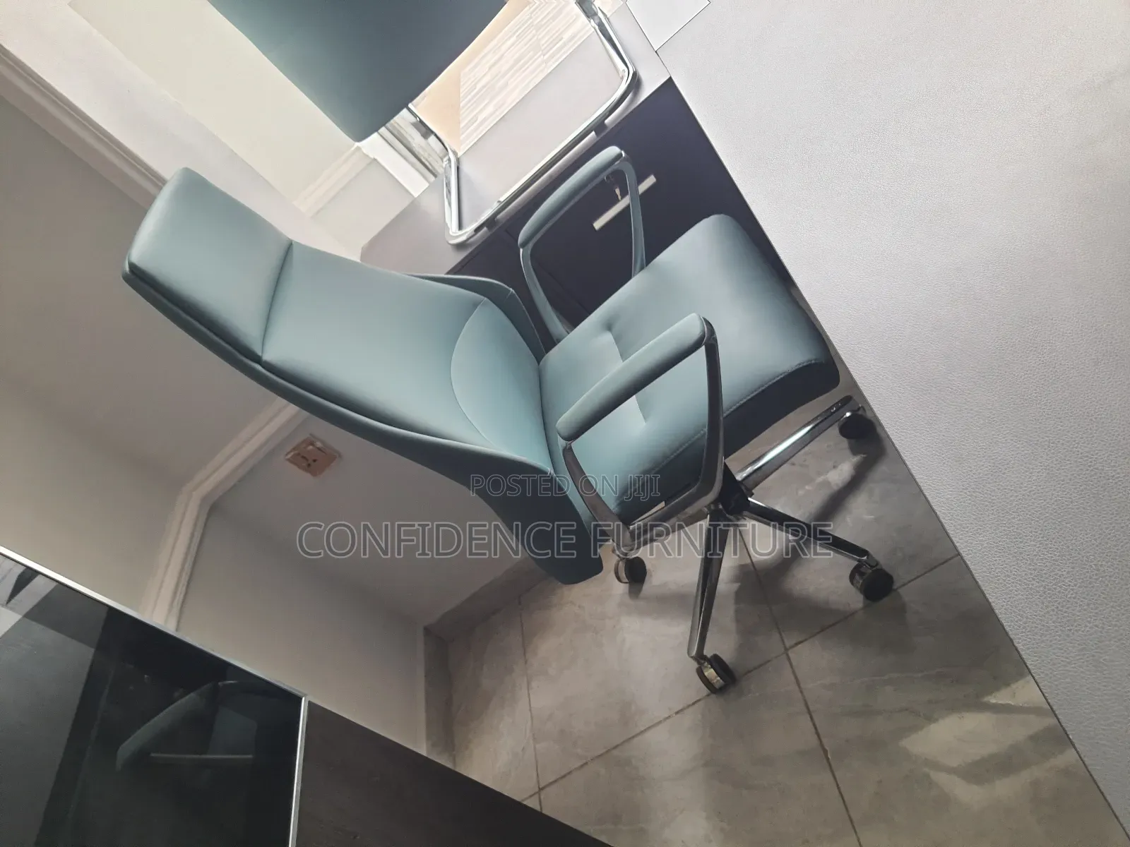 High Quality Executive Swivel Chair High Back
