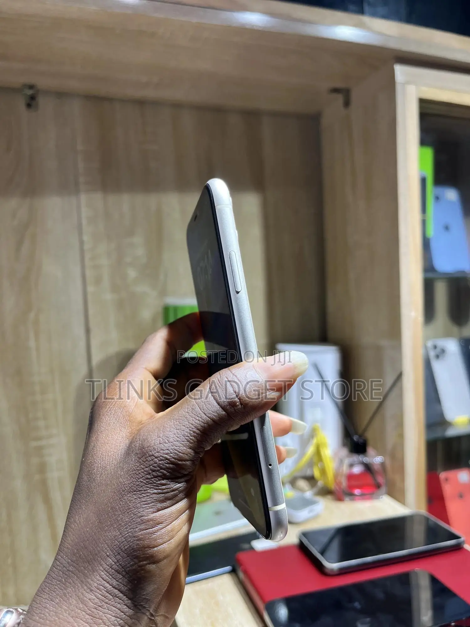 Apple iPhone 11 64 GB White