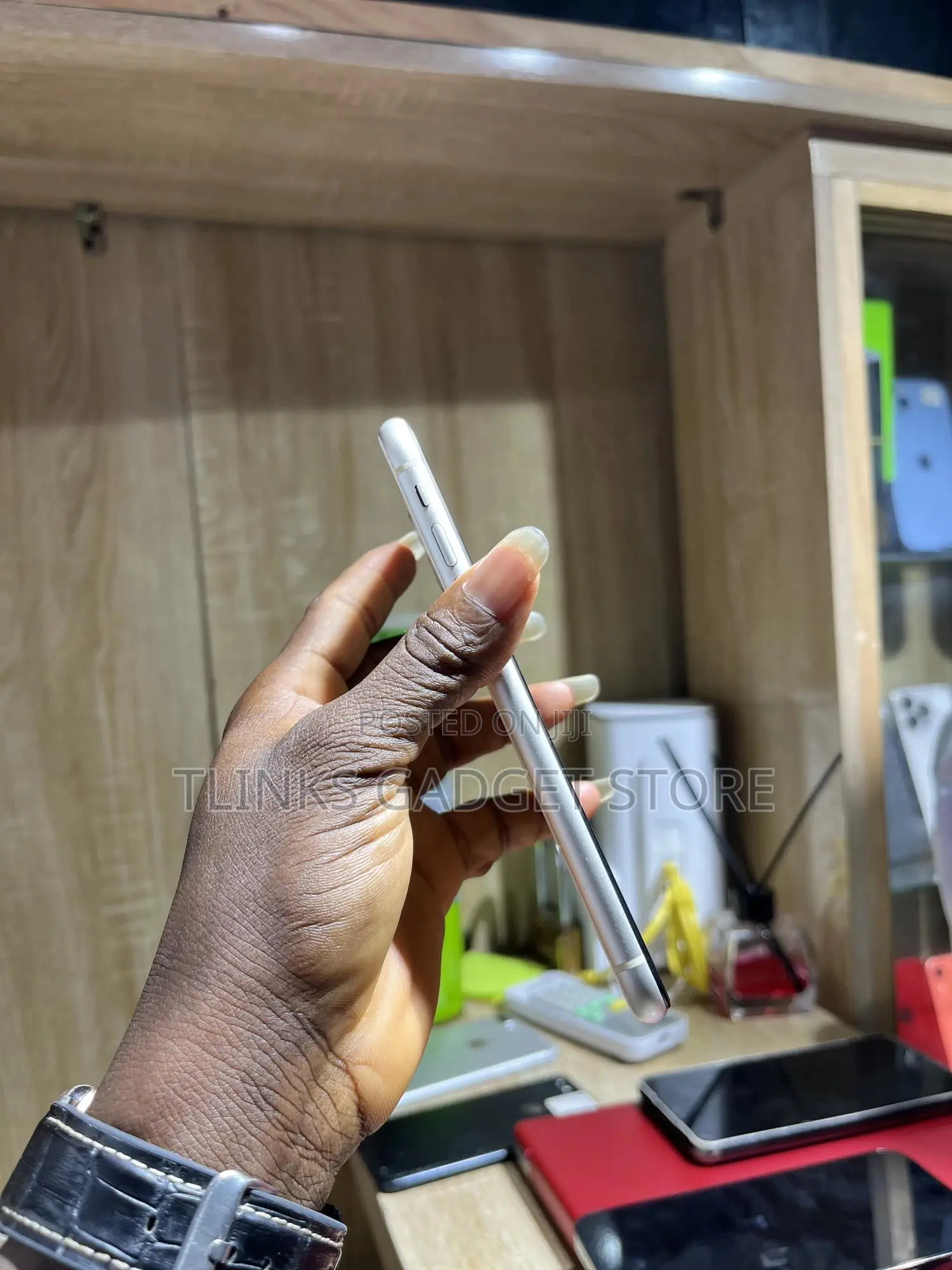 Apple iPhone 11 64 GB White