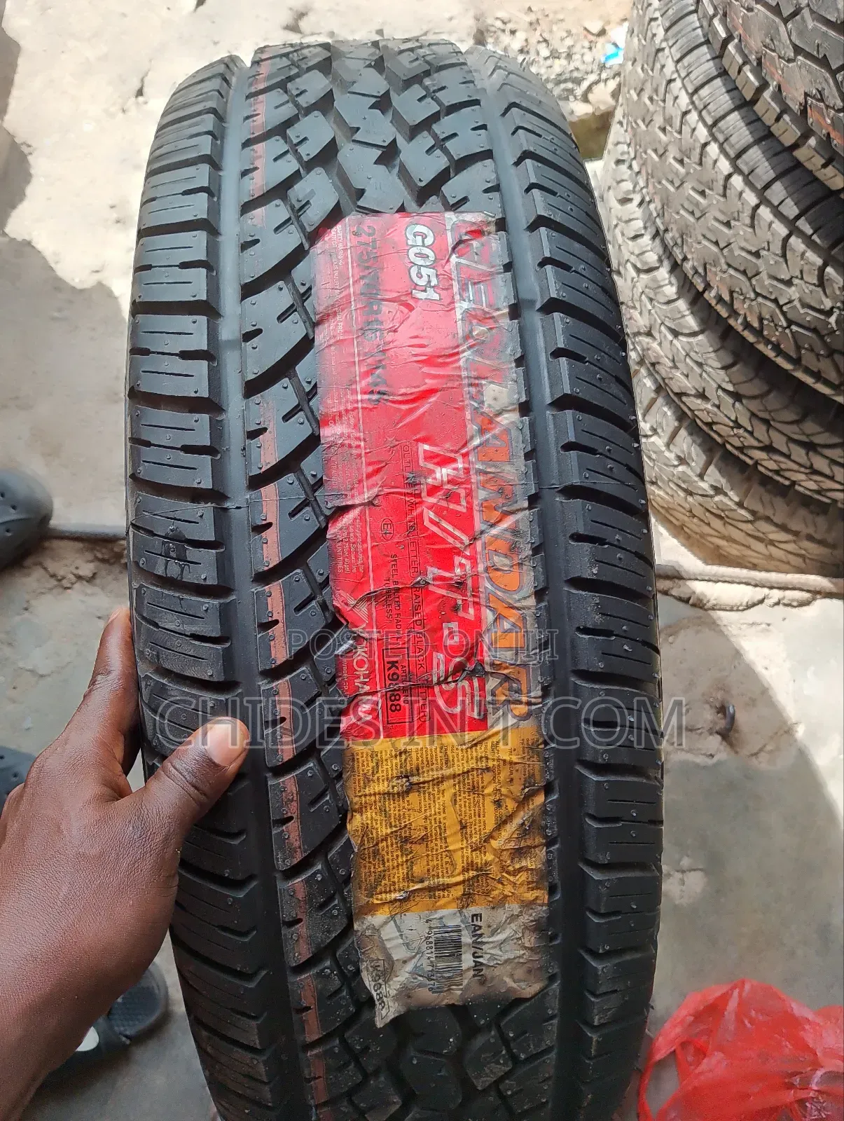 275/70/16 YOKOHAMA Tire Original