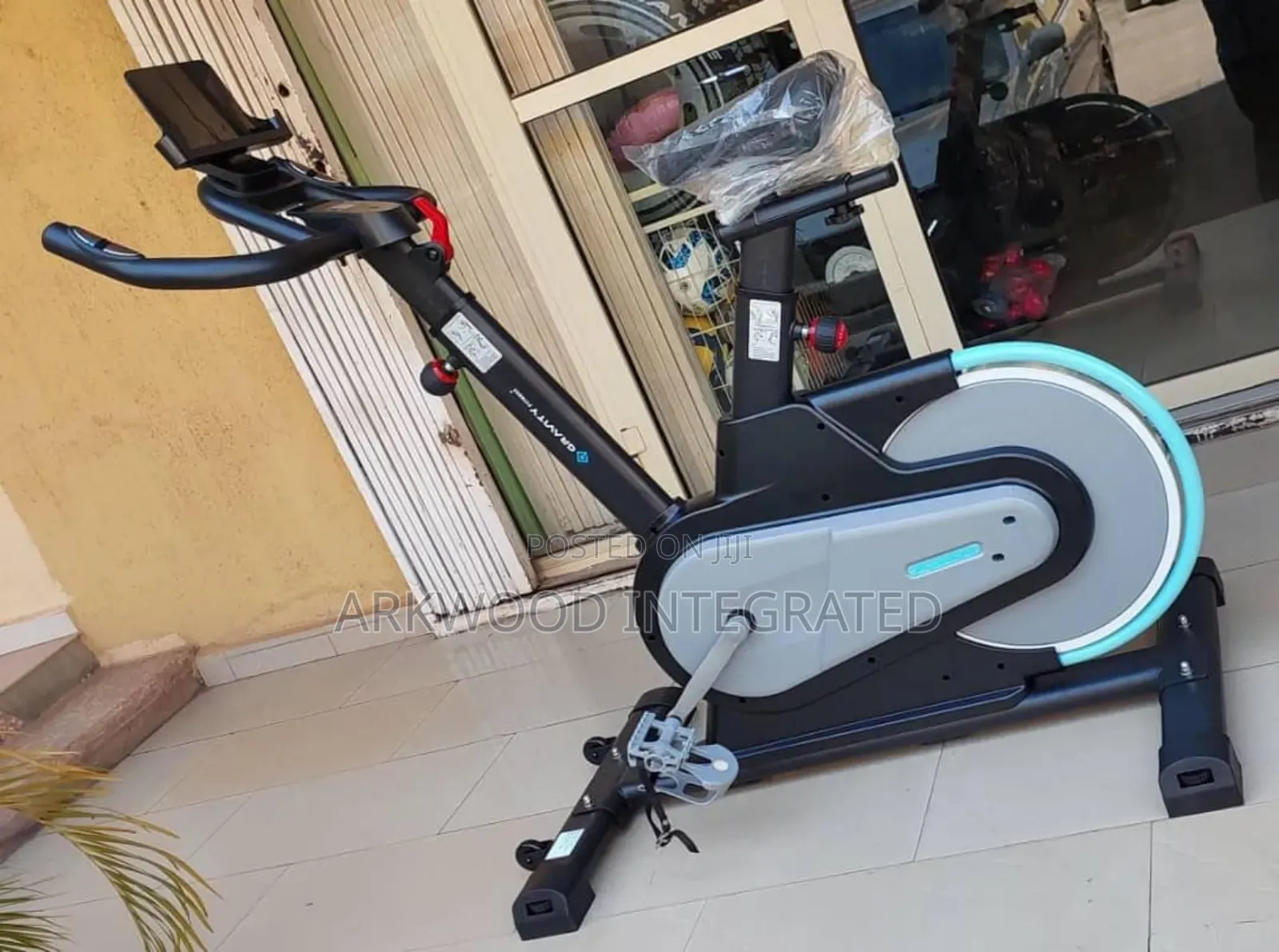 GRAVITY FITNESS Spinnig Bike 130kg User Weight
