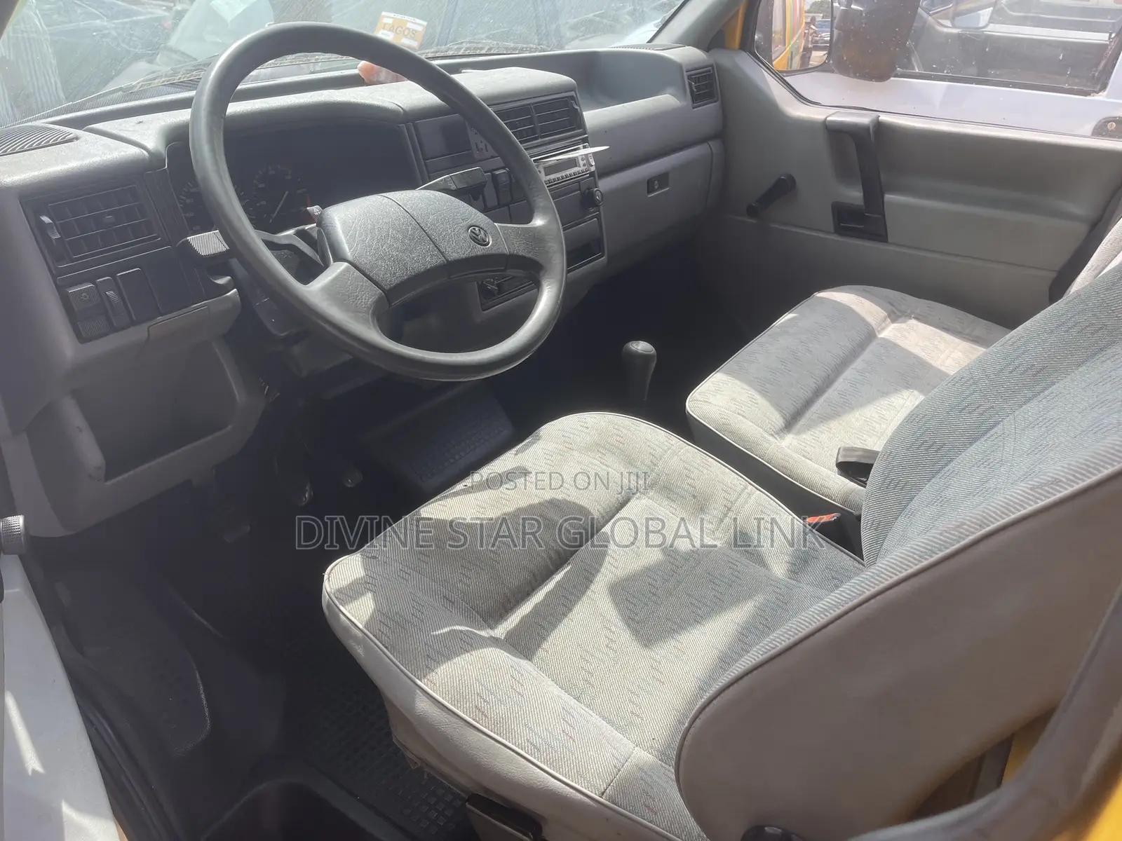 Volkswagen Transporter 2002 Yellow