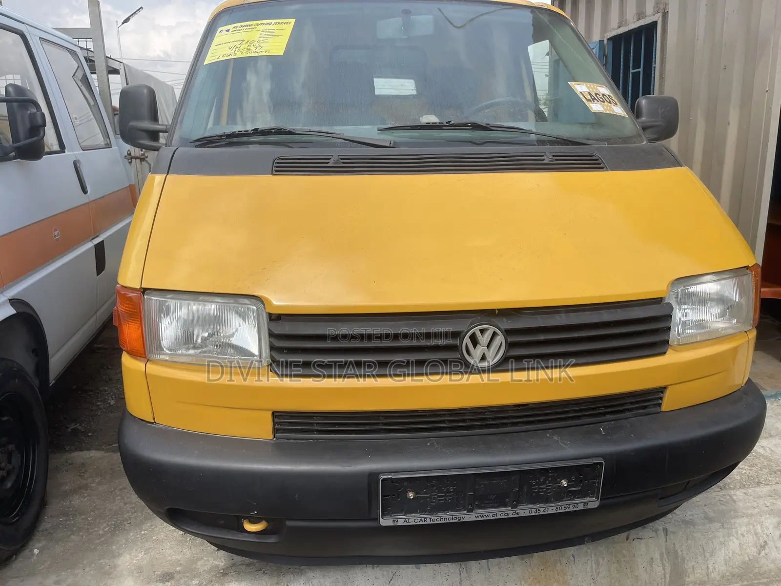Volkswagen Transporter 2002 Yellow
